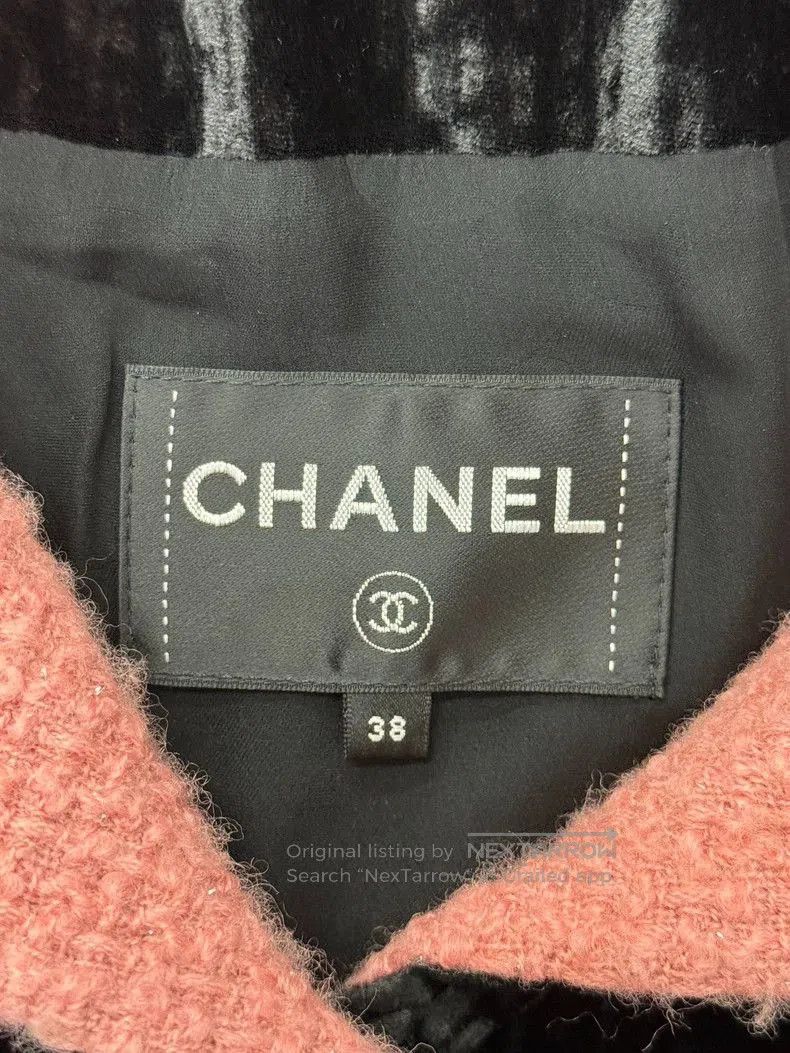 Chanel Chanel 22B Pink Collar Black Velvet Coat. Size US M / EU 48-50 / 2 - 4 Thumbnail