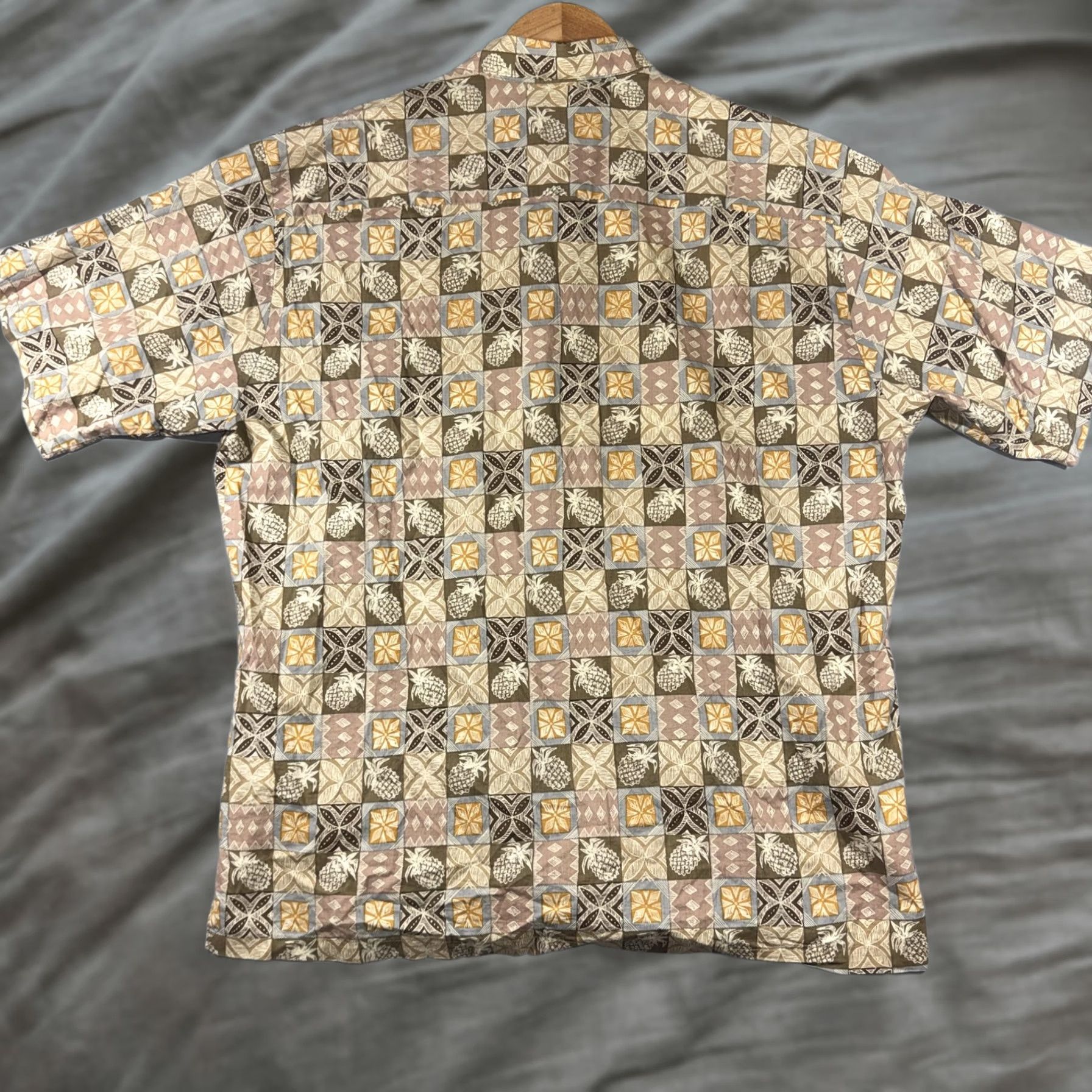 Tori Richard Tori Richard Shirt Mens XL Brown Pineapple Aloha Hawaiian Cotton Button Front Size US XL / EU 56 / 4 - 1 Thumbnail