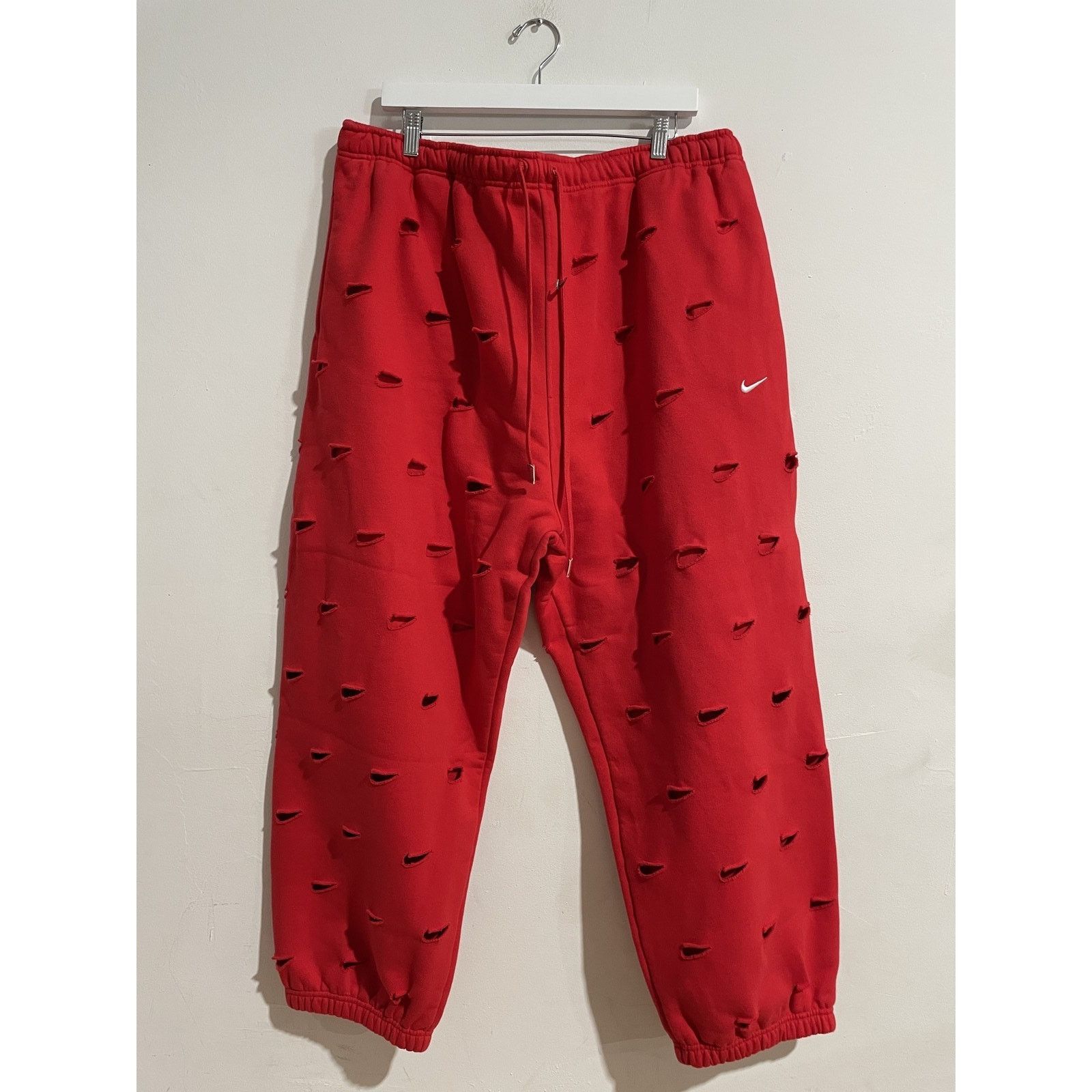 Jacquemus NIKE JACQUEMUS CUT OUT SWOOSH PANT RED SIZE XXL NEW Size US 38 / EU 54 - 1 Thumbnail