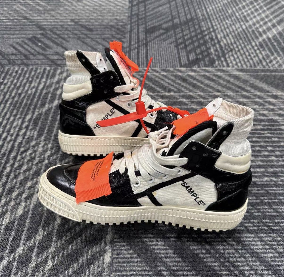 Off-White Off-White Court 3.0 Black and White High-top Sneakers J42 Size US 5 / IT 35 - 5 Thumbnail