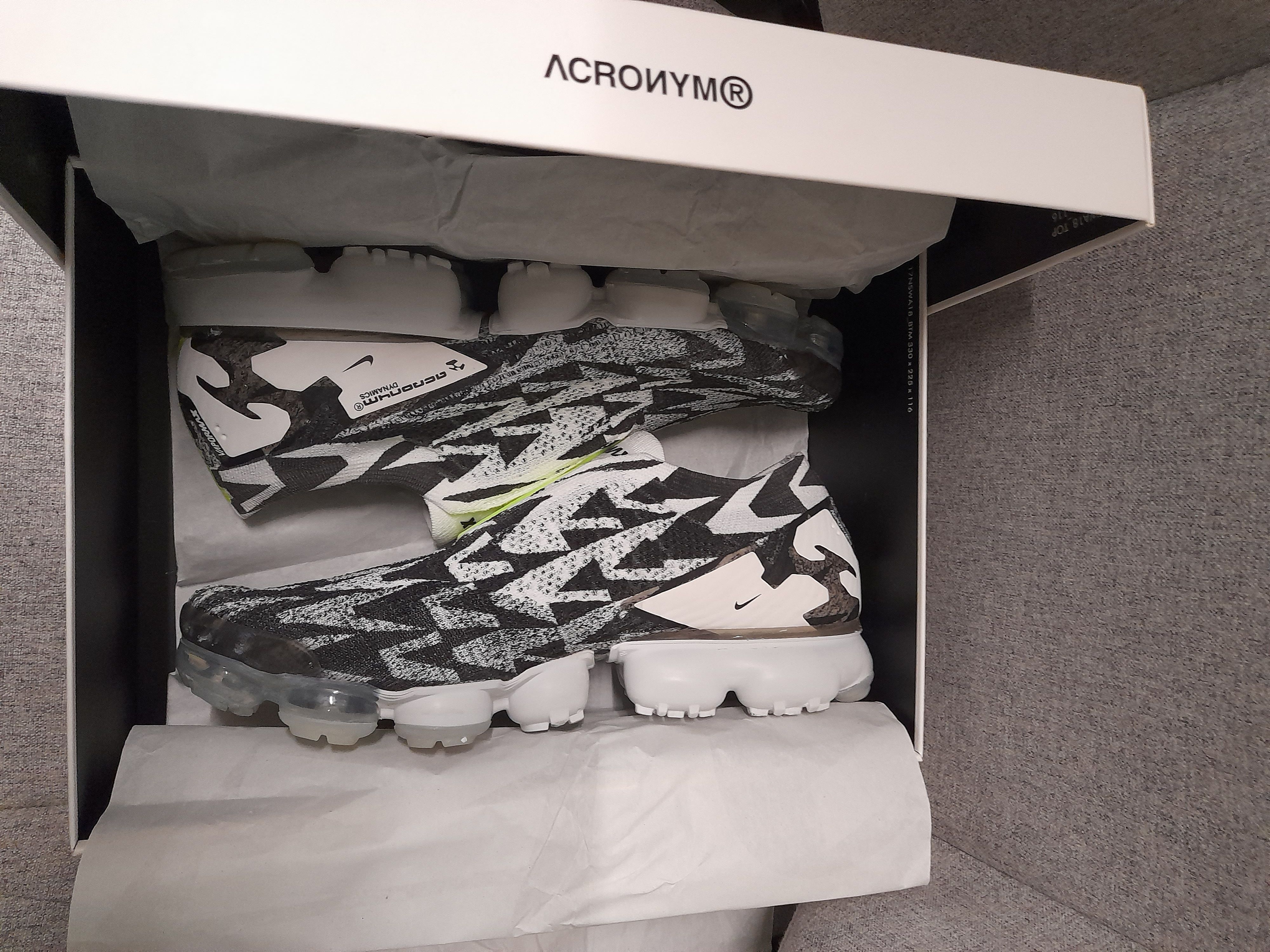 Acronym x Air VaporMax Moc 2 Light Bone 2018