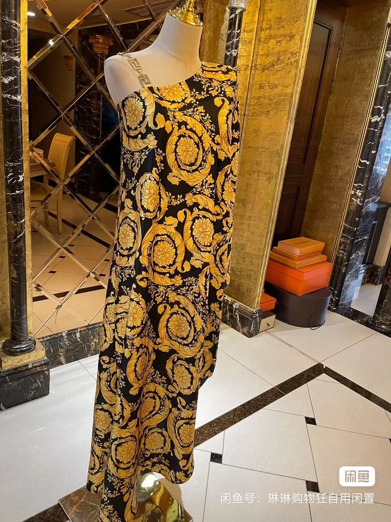 Versace Versace Silk Greek goddess cape dress Size M / US 6-8 / IT 42-44 - 3 Thumbnail
