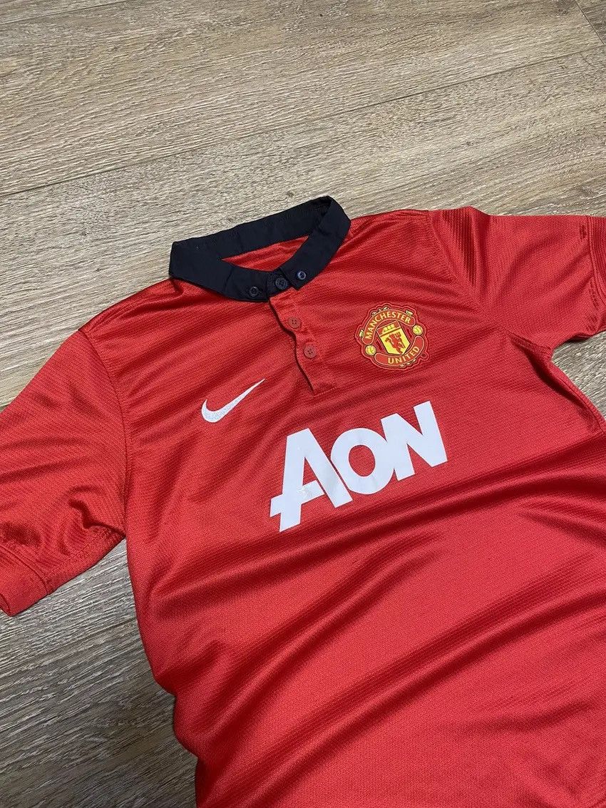 Nike × Vintage Vintage Manchester United Red Jersey 13/14 Kids 12-13 years Size US M / EU 48-50 / 2 - 4 Thumbnail
