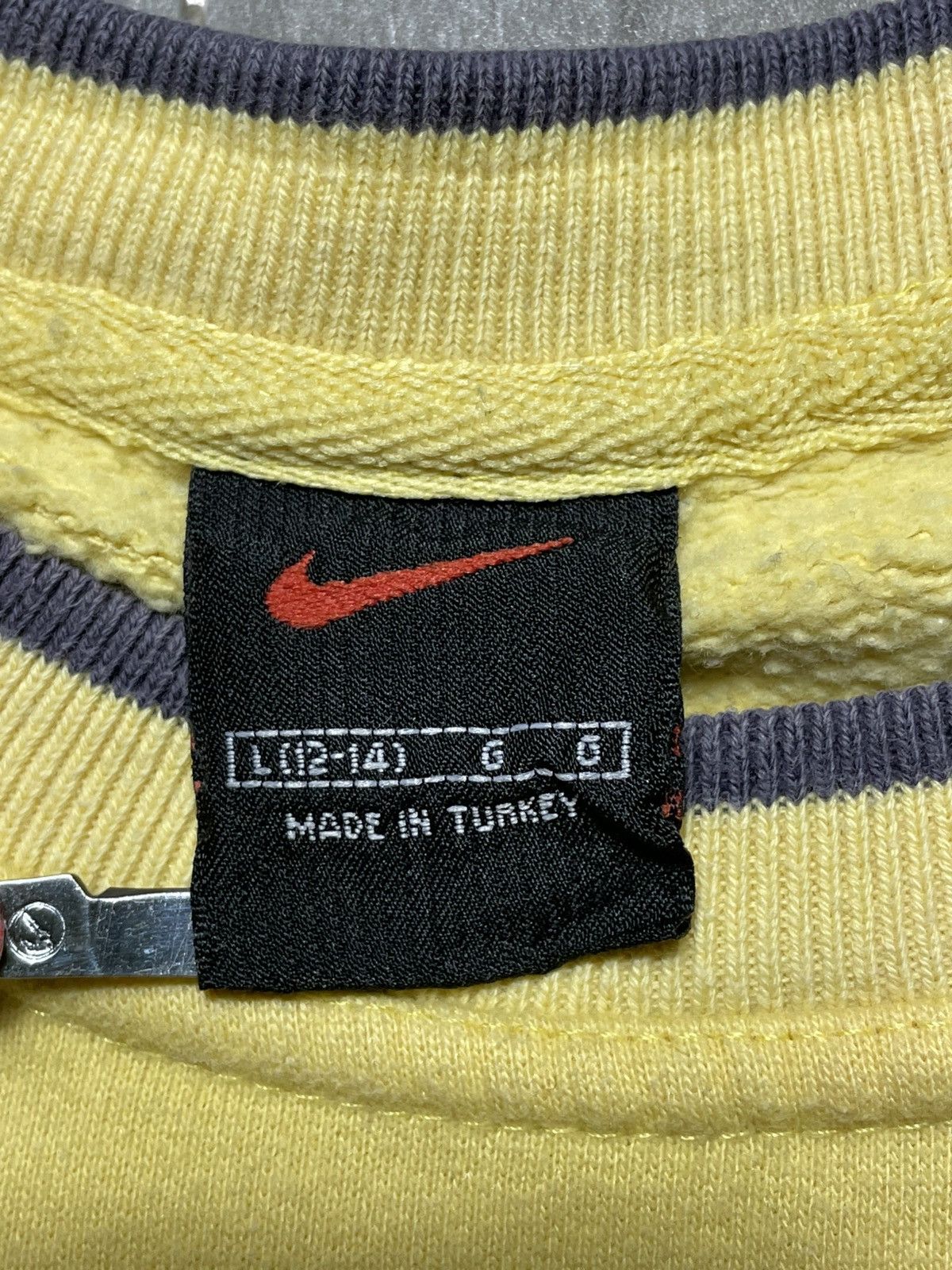 Nike Nike Vintage Sweatshirt Big Logo Boxy Cropped Japanese Y2K Size US S / EU 44-46 / 1 - 11 Thumbnail
