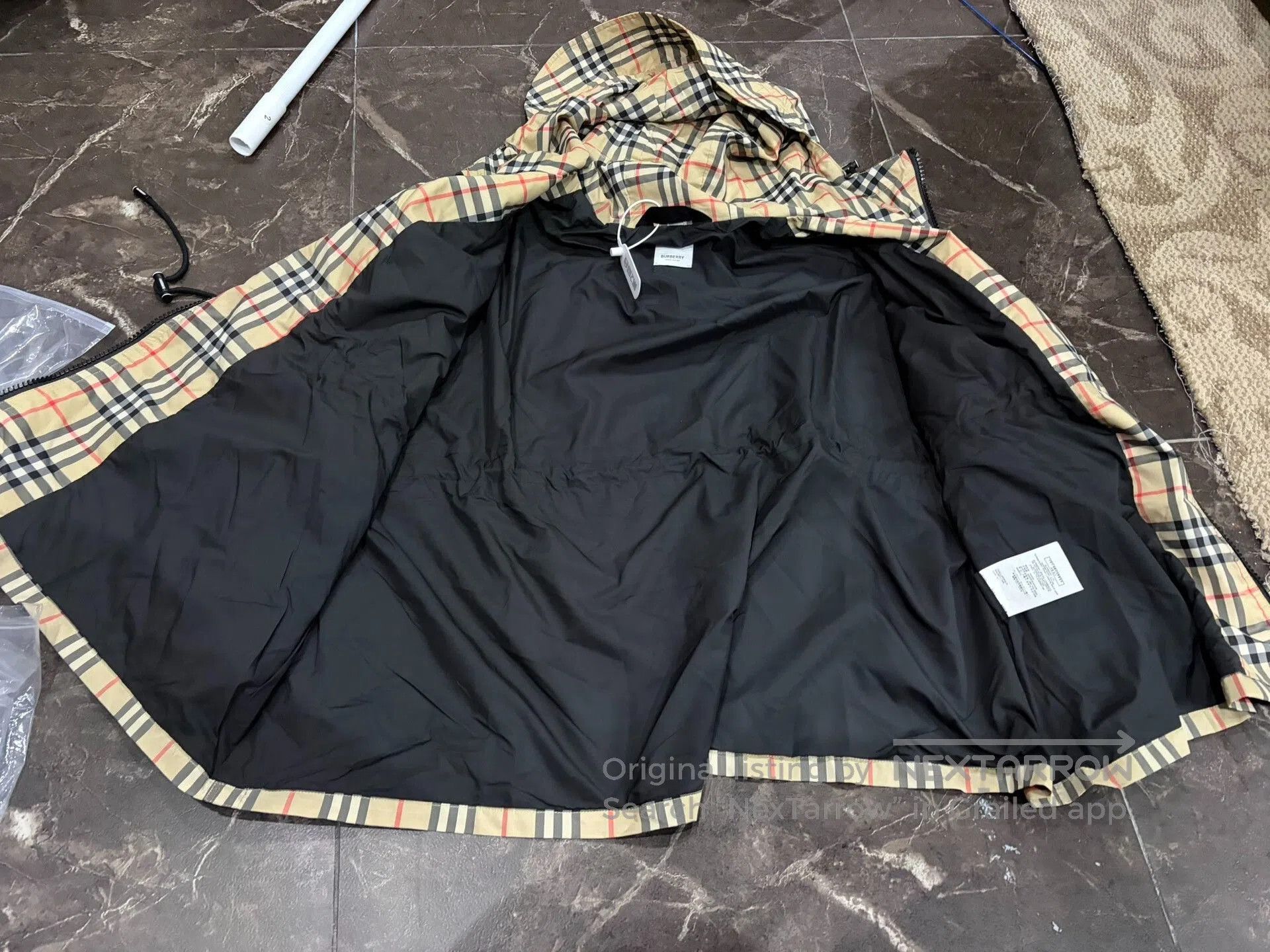 Burberry Burberry Check Logo Hooded Jacket. Size XS / US 0-2 / IT 36-38 - 6 Thumbnail