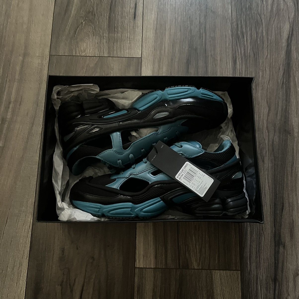 Raf Simons raf simons ozweego replicant 10 us 44 eur Size US 10 / EU 43 - 1 Thumbnail