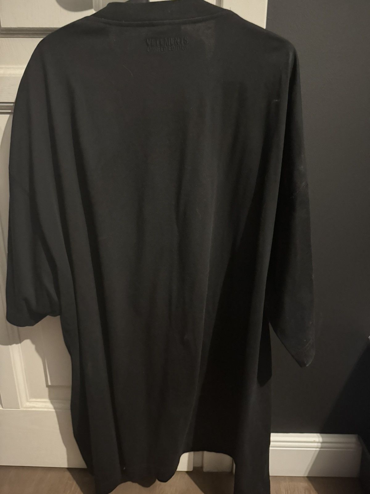 Vetements Vetements T-shirt kiss me baby one more time Size US L / EU 52-54 / 3 - 2 Thumbnail