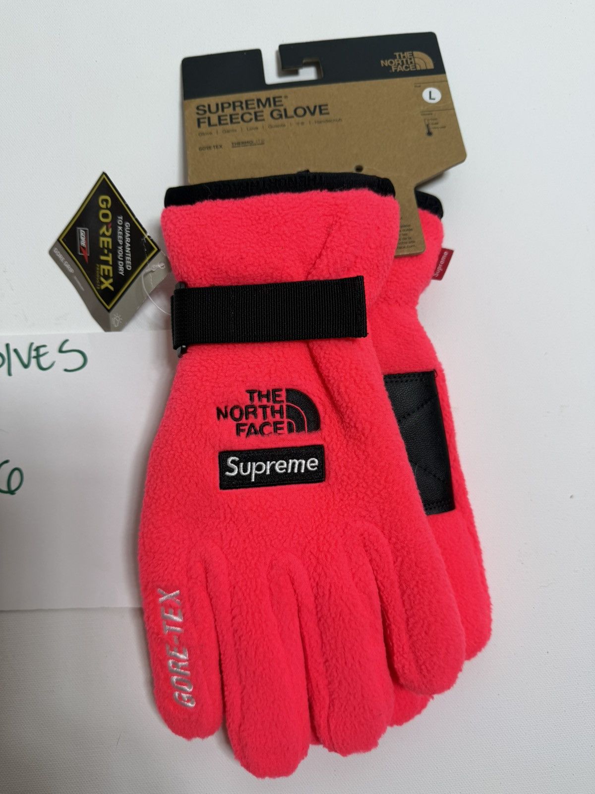 Supreme Supreme x The North Face RTG Fleece Gloves AND SCARF Size ONE SIZE - 1 Thumbnail