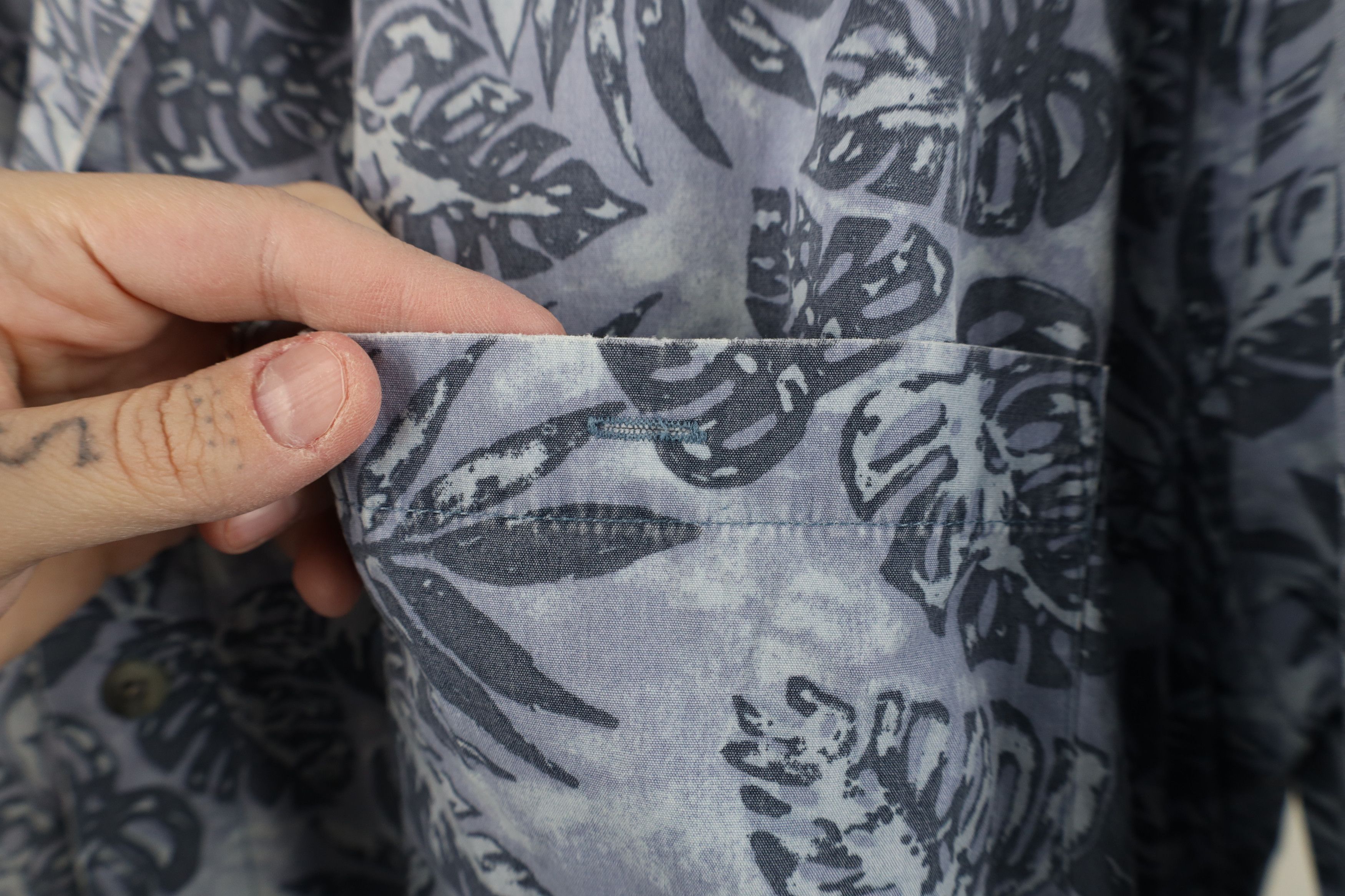 Vintage Vintage 90s Streetwear Palm Leaf Hawaiian Luau Button Shirt Size US L / EU 52-54 / 3 - 4 Thumbnail