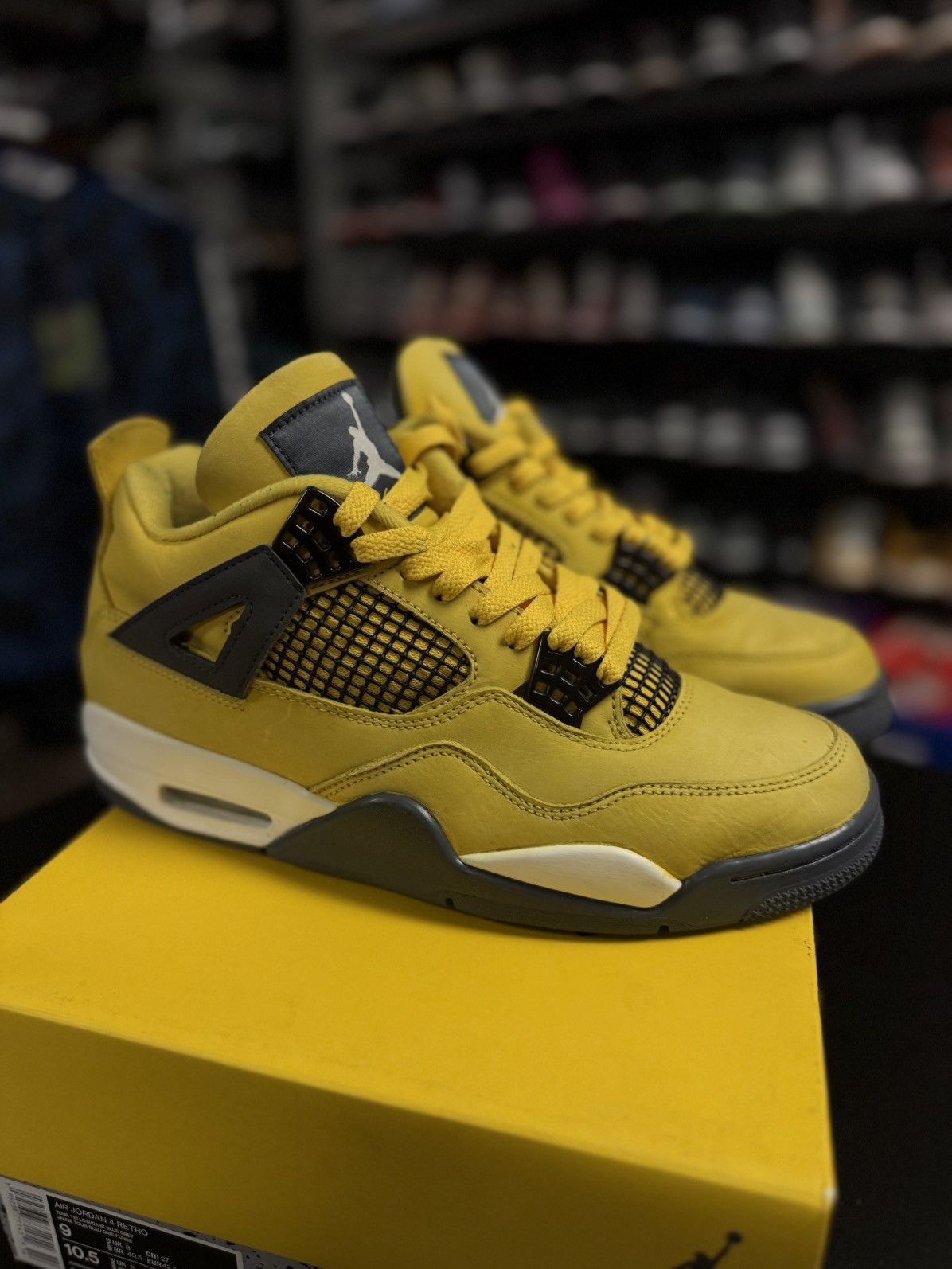 Jordan Brand × Nike Jordan 4 Lightning Size 9 W Box 🧼 (CT8527-700) Size US 9 / EU 42 - 2 Thumbnail