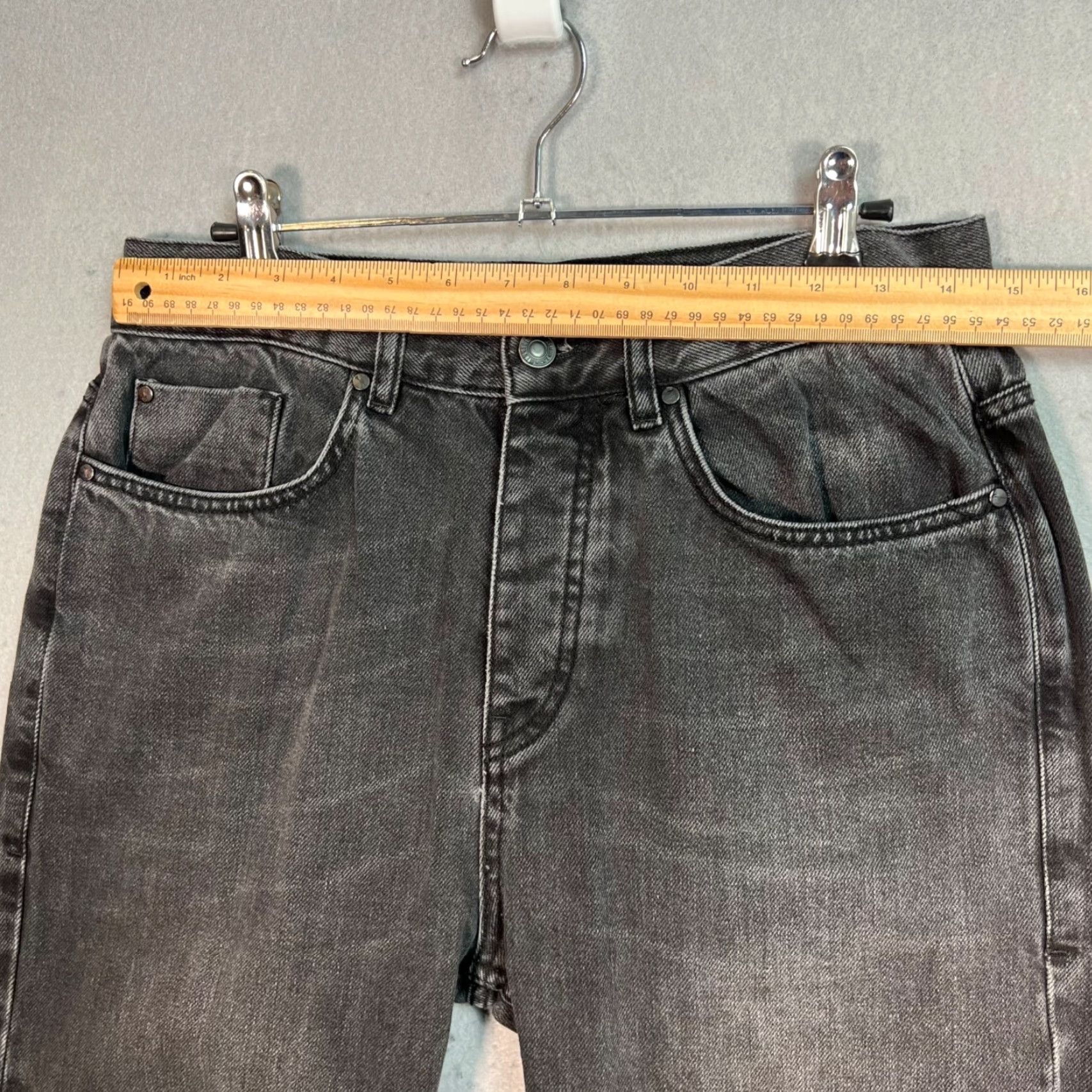 Vintage Mennace Men’s Black Denim Jeans - 30 Straight Leg Adult Size 30 Inseam 25" 5-Pocket Belt loops Regular Fit Vintage: No Size US 30 / EU 46 - 6 Thumbnail