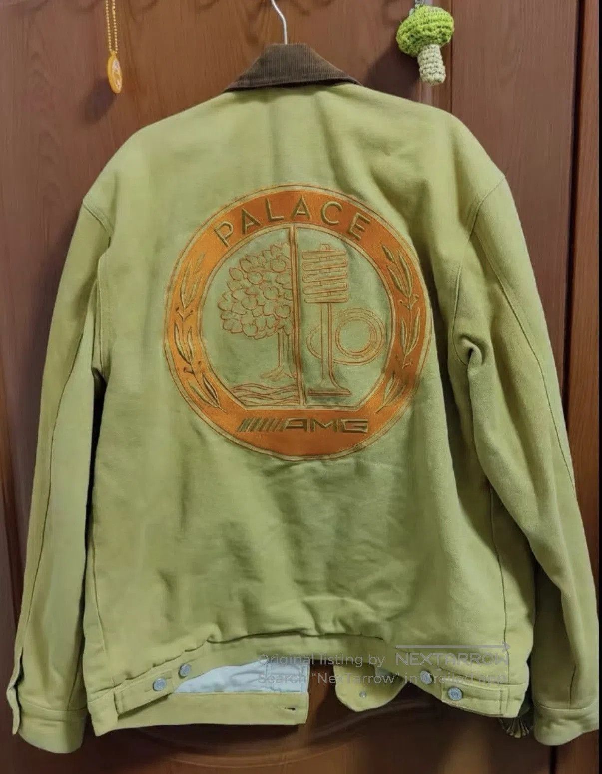 Palace Beige Collared Jacket with Embroidered Back Design. Size US L / EU 52-54 / 3 - 1 Thumbnail