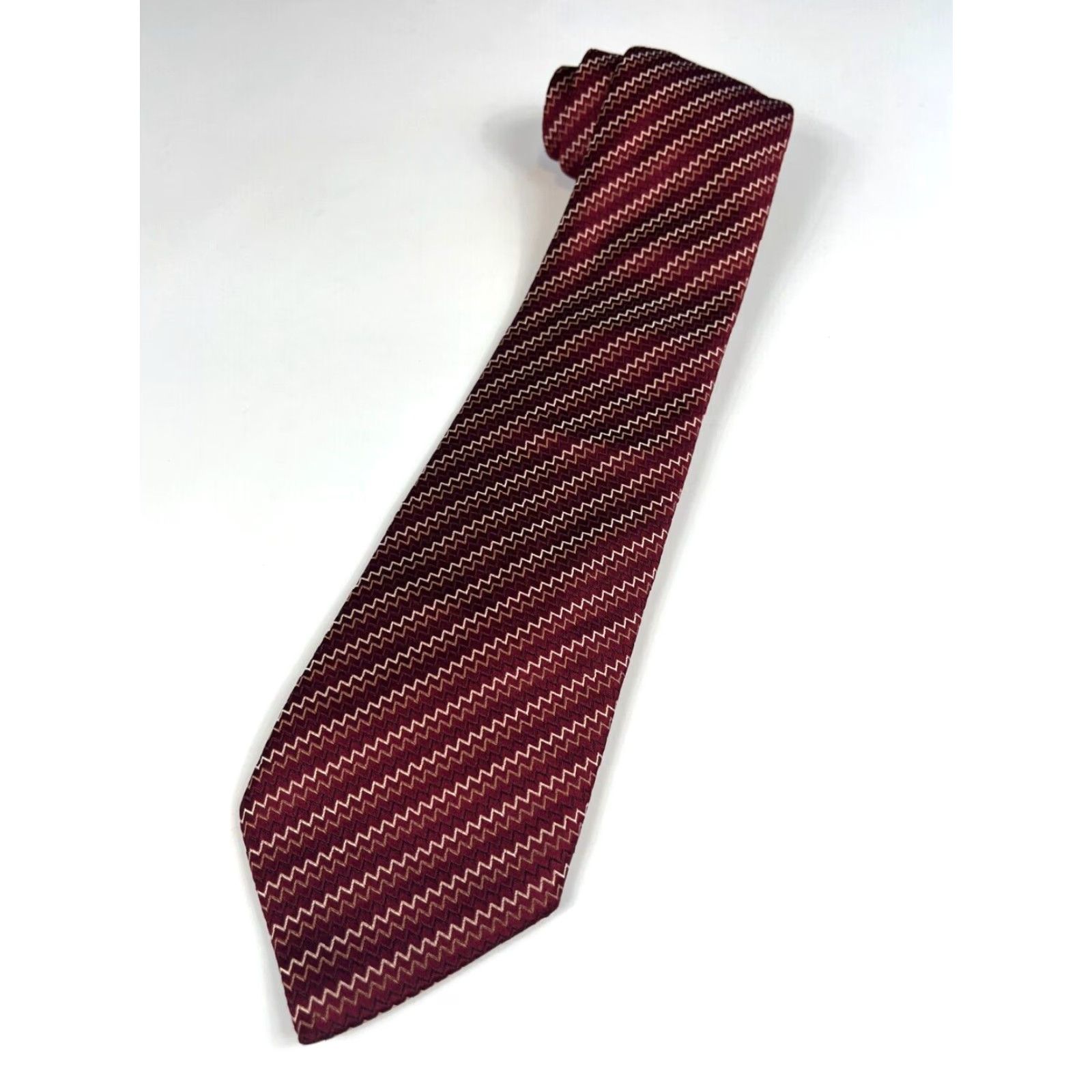 Pinko VINTAGE Men's Thomas Pink Luxury Silk Tie Zig Zag Maroon 100% Silk 57-60" Wide Mens Size ONE SIZE - 2 Thumbnail