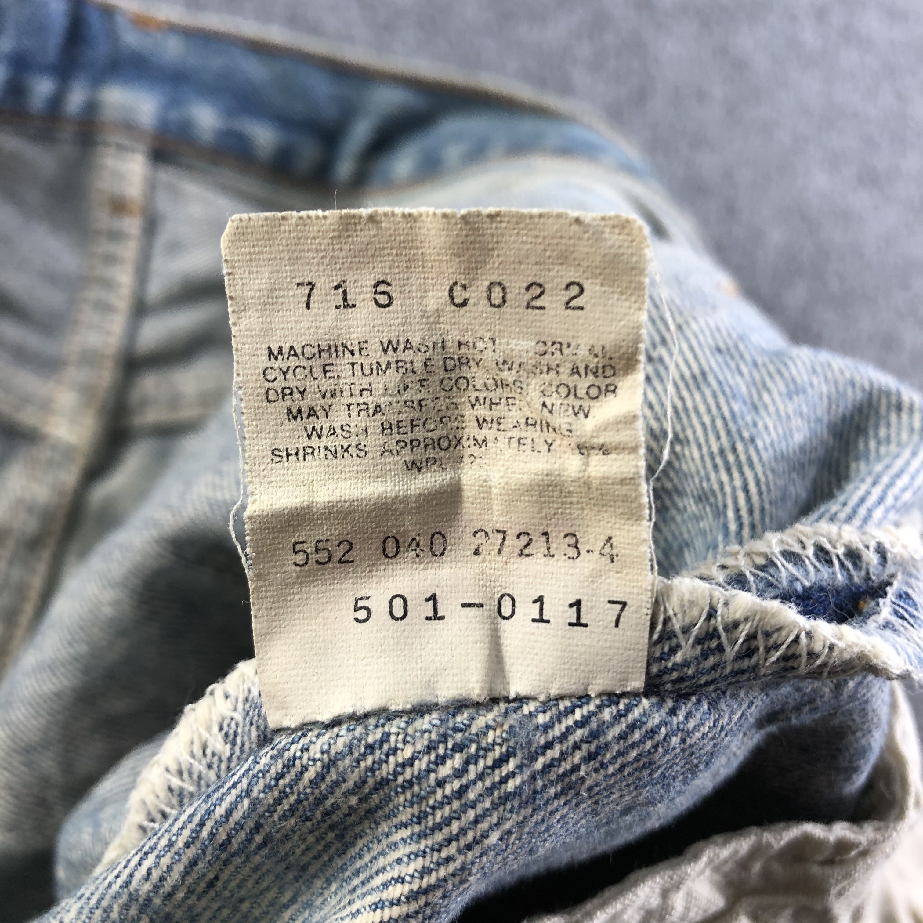 Levi's Vintage Levis 501 Jeans-J3598 Size US 35 - 13 Thumbnail