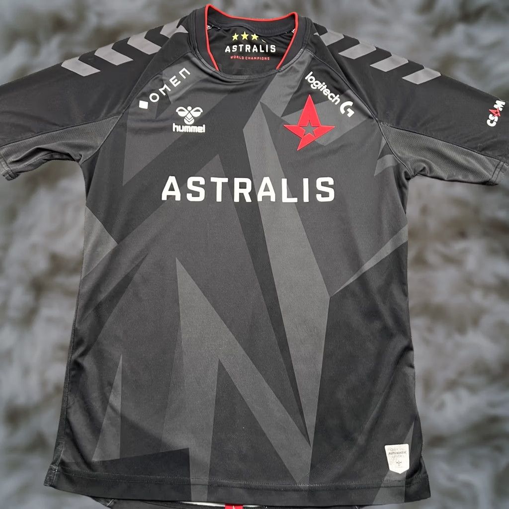 Hummel Hummel Astralis Counter Strike 2020 2021 Mens Jersey Shirt Small S Gray Sports Football Short Sleeve Pullover Moisture Wicking Quick Dry Mens Shirt Size US S / EU 44-46 / 1 - 1 Thumbnail