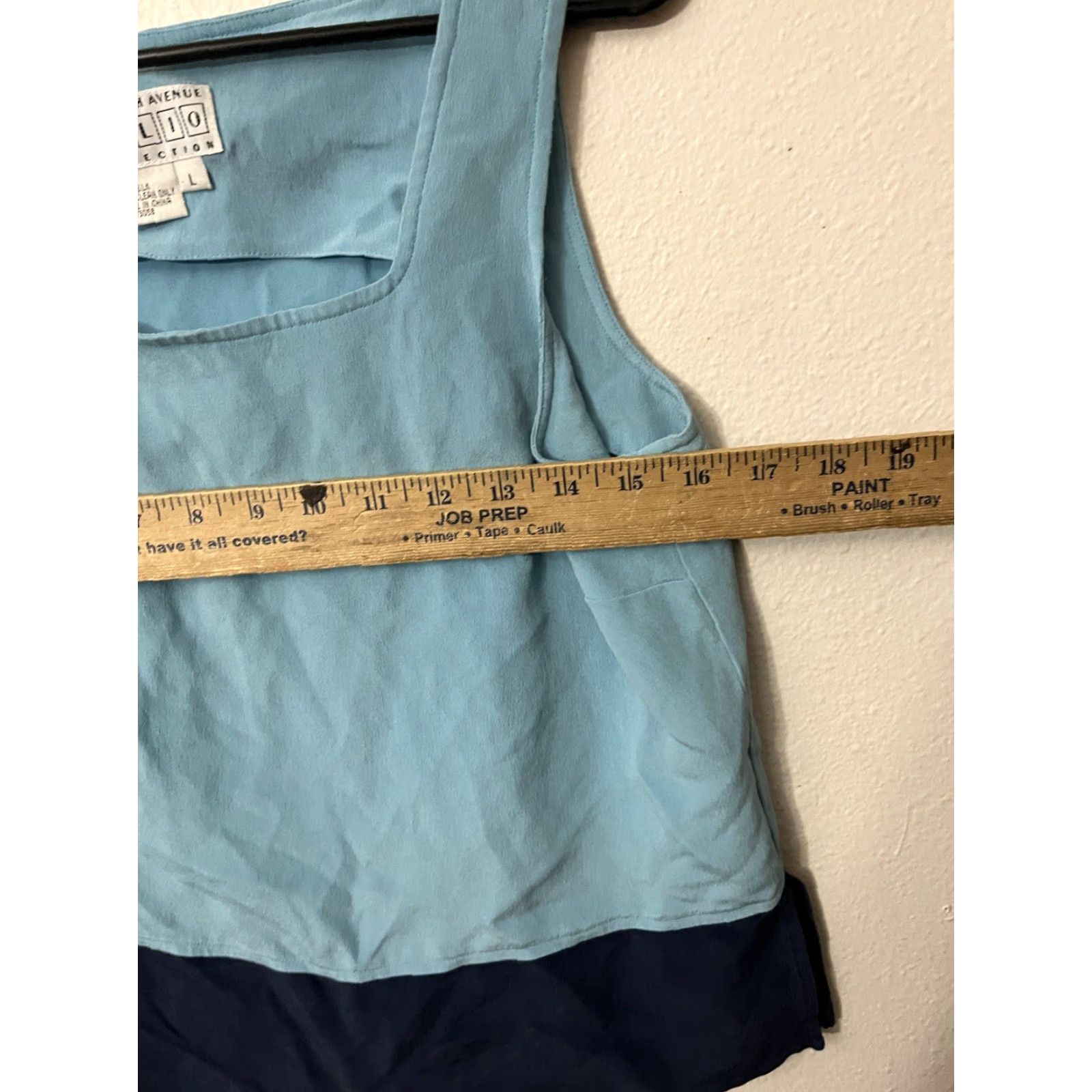 Saks Fifth Avenue VINTAGE Saks Fifth Avenue Silk Sleeveless Tank Top Large Blue Navy Trim Womens Size L / US 10 / IT 46 - 4 Thumbnail