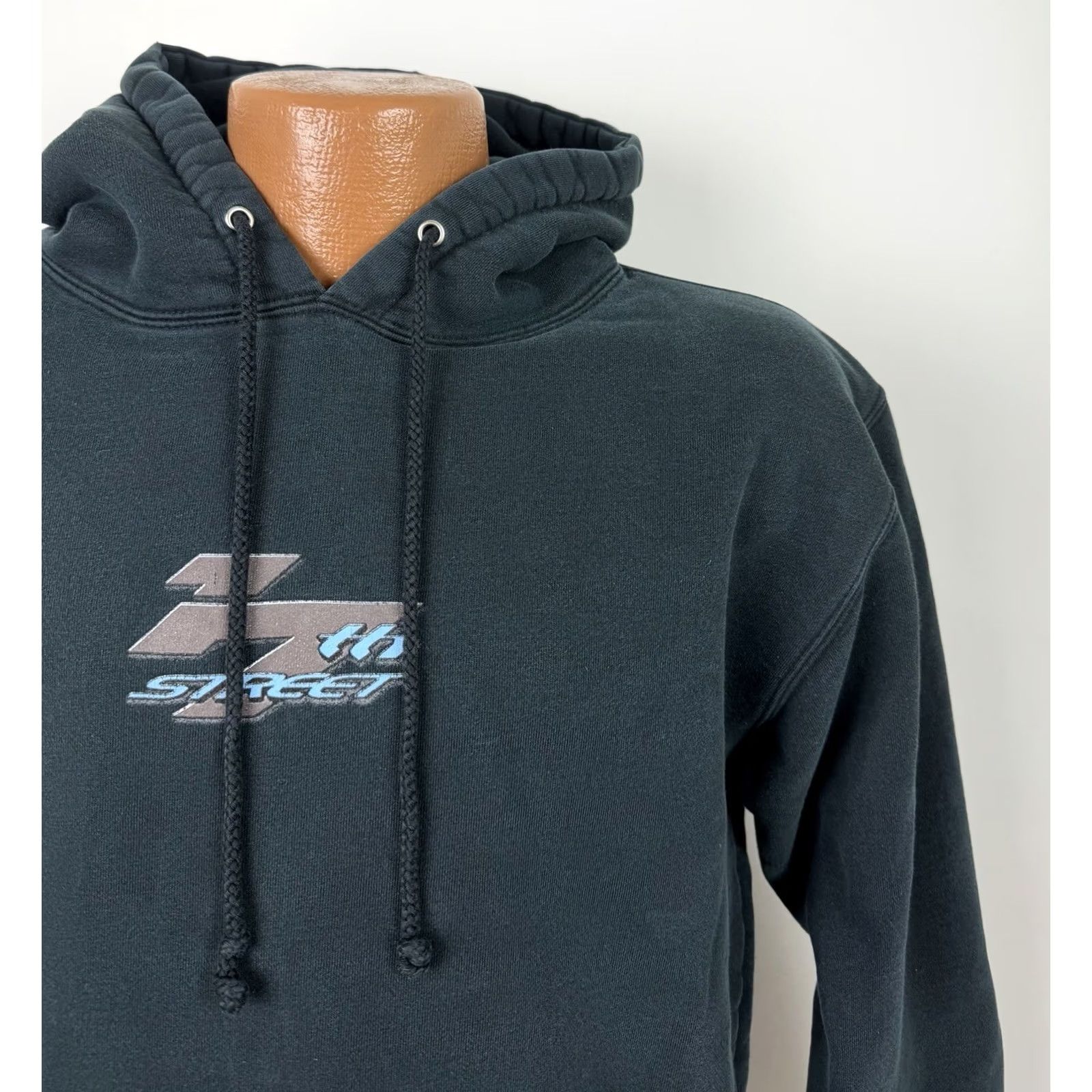 Vintage VINTAGE 17th Street Surf Shop Hoodie Mens Small Black 90s Beach Grunge Retro Skater Pullover Hoodie Mens Small Black 90s Beach Grunge Retro Skater Size US S / EU 44-46 / 1 - 4 Thumbnail