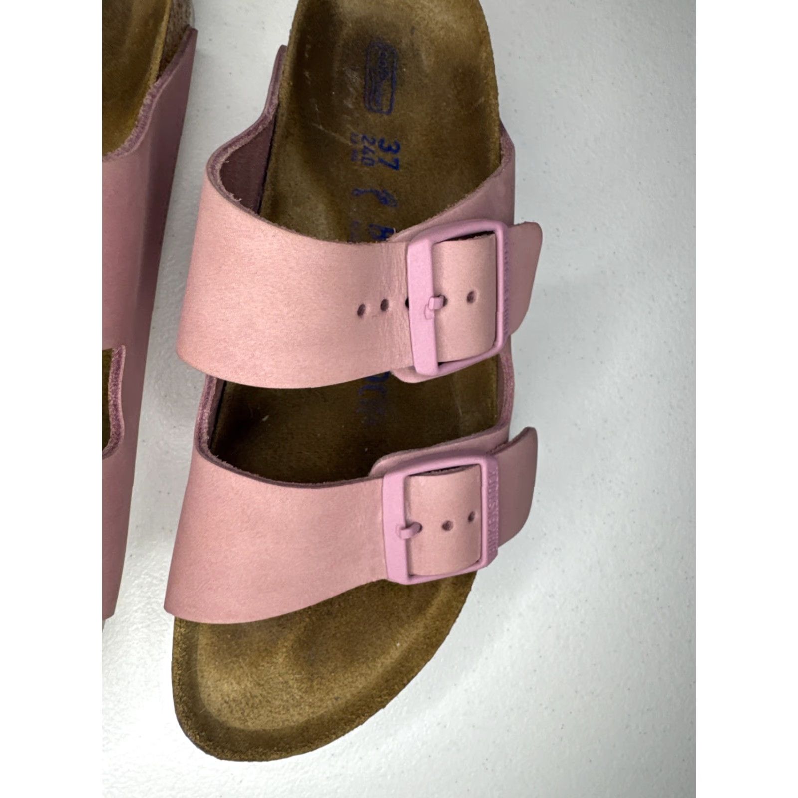 Birkenstock Birkenstock Arizona Sandal pink Suede Buckles 37 Women’s EU 37 US 6 Slide Az Size US 7 / IT 37 - 7 Thumbnail