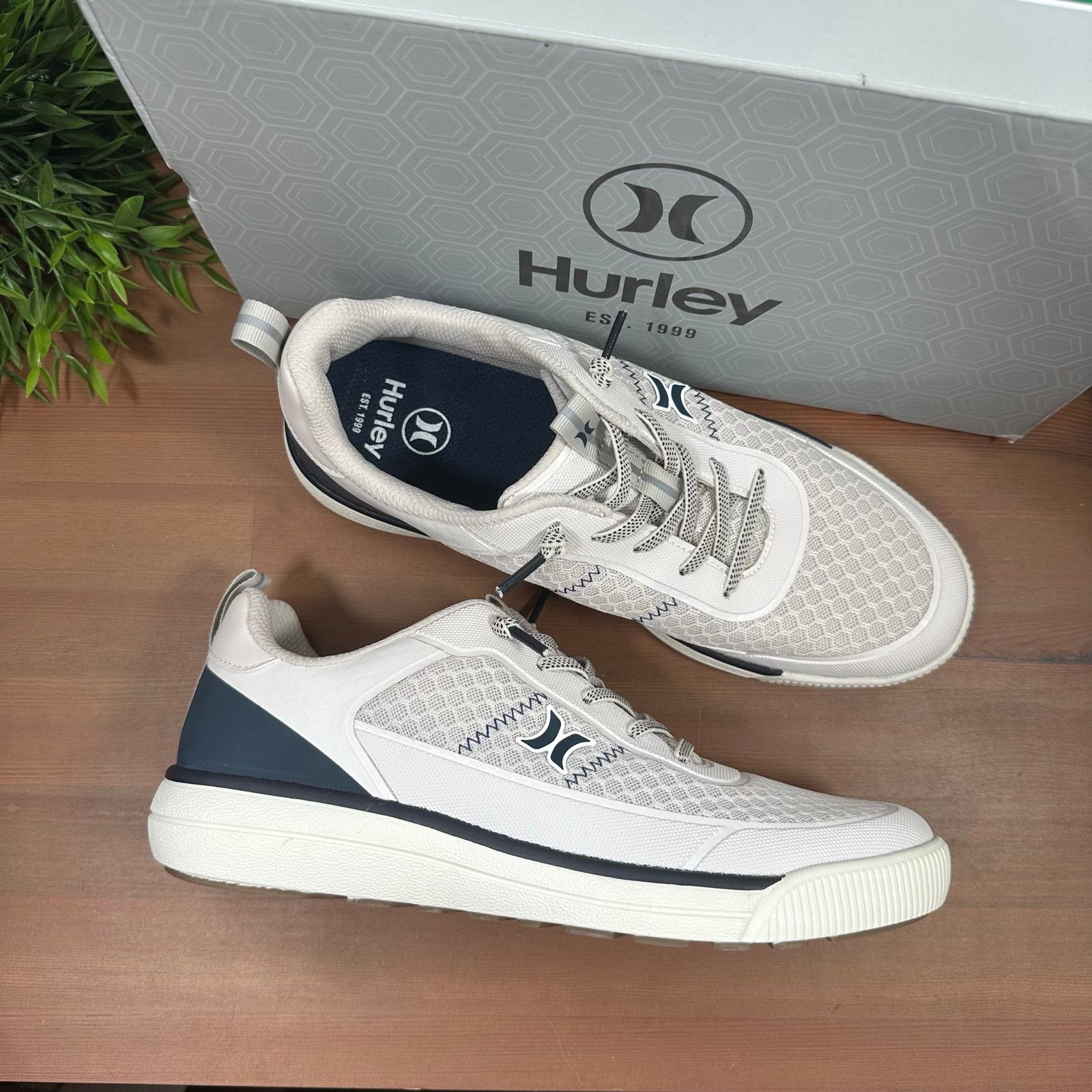 Hurley Hurley Men's Exeter Grey Memory Foam Lightweight Sneakers Size US 9.5 / EU 42-43 - 2 Thumbnail