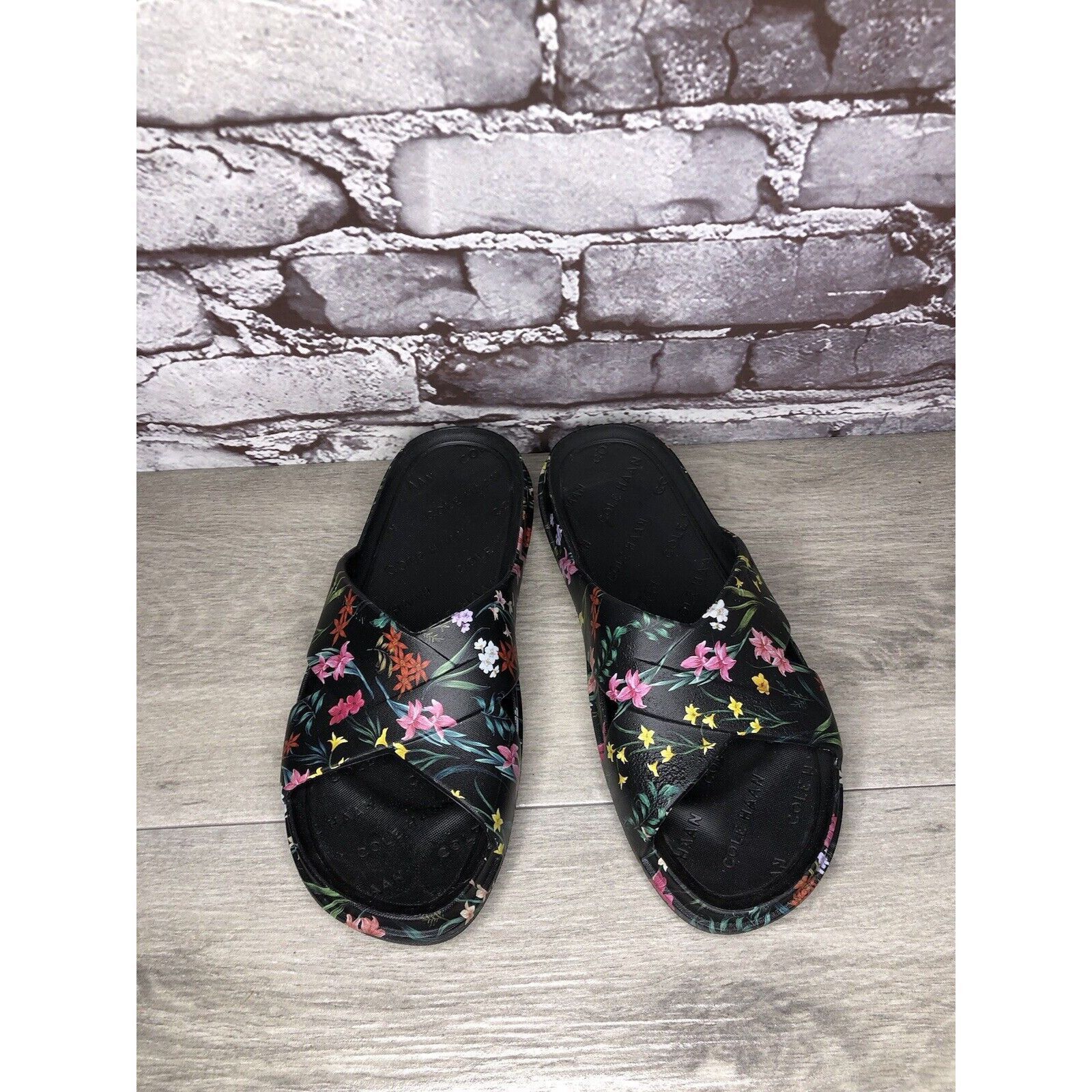 Cole Haan Cole Haan Grand Os. 25390 Black Rubber Floral Print Sandals Size US 7 / IT 37 - 9 Thumbnail