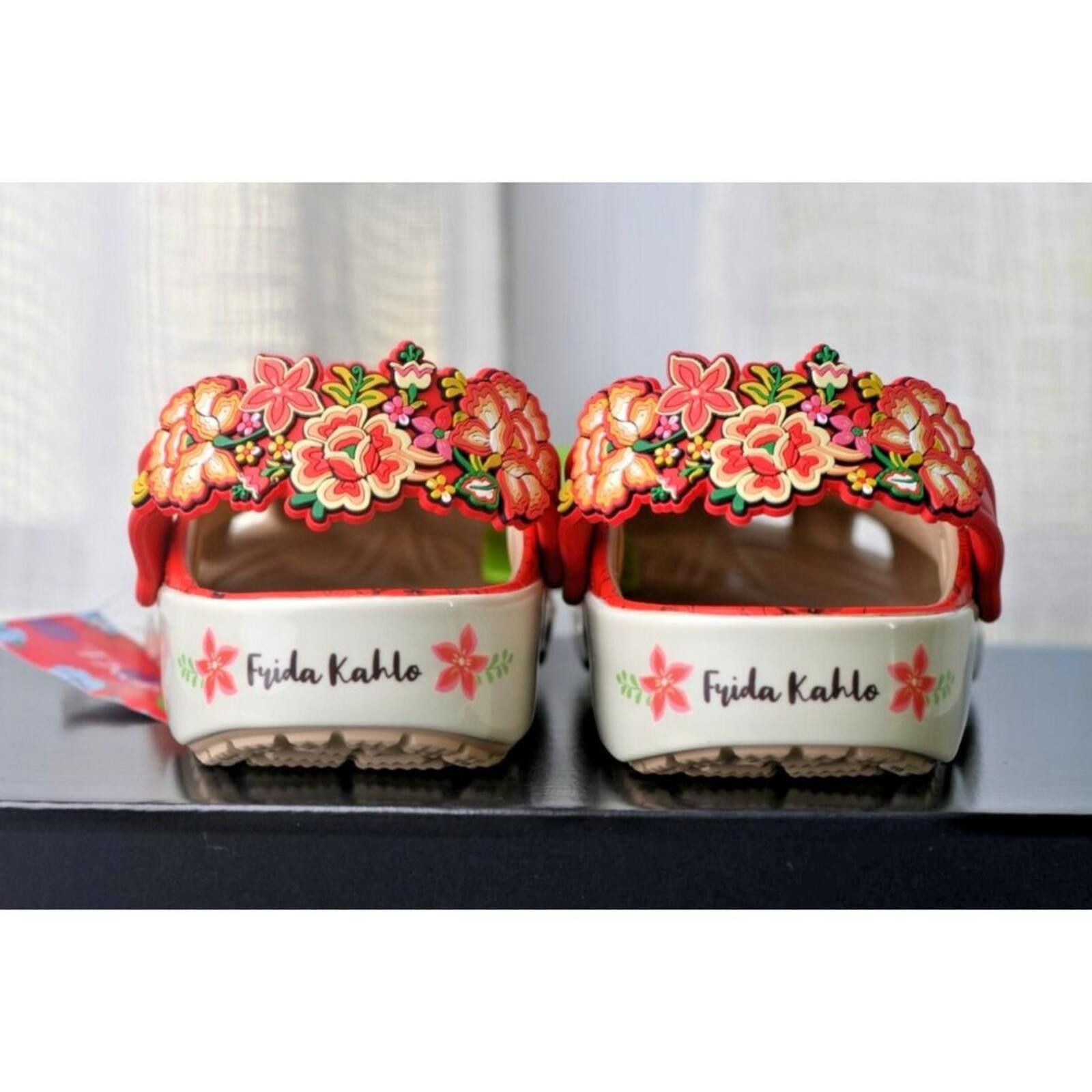 Crocs Crocs Frida Kahlo Classic Clog | 209450-2Y2 Rare size! Size US 5 / IT 35 - 12 Thumbnail