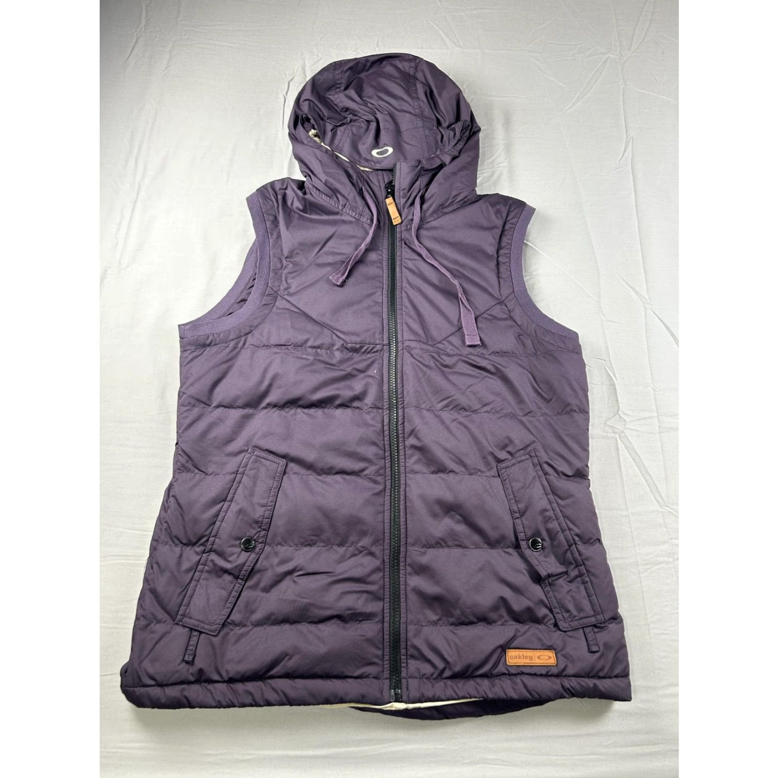 Oakley VINTAGE Oakley Vest Womens Small Purple Hooded Puffer Quilted Zip Pockets Insulated Size S / US 4 / IT 40 - 2 Thumbnail