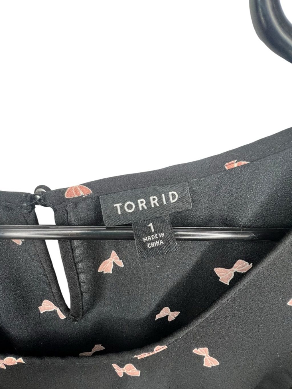 Torrid Torrid Loose Fit Black Short Sleeve Blouse With Bow Pattern Size XL / US 12-14 / IT 48-50 - 2 Thumbnail