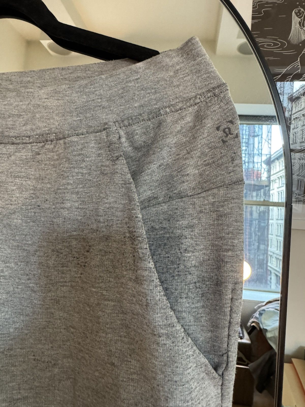 Lululemon Lululemon sweatpants Size US 32 / EU 48 - 2 Thumbnail