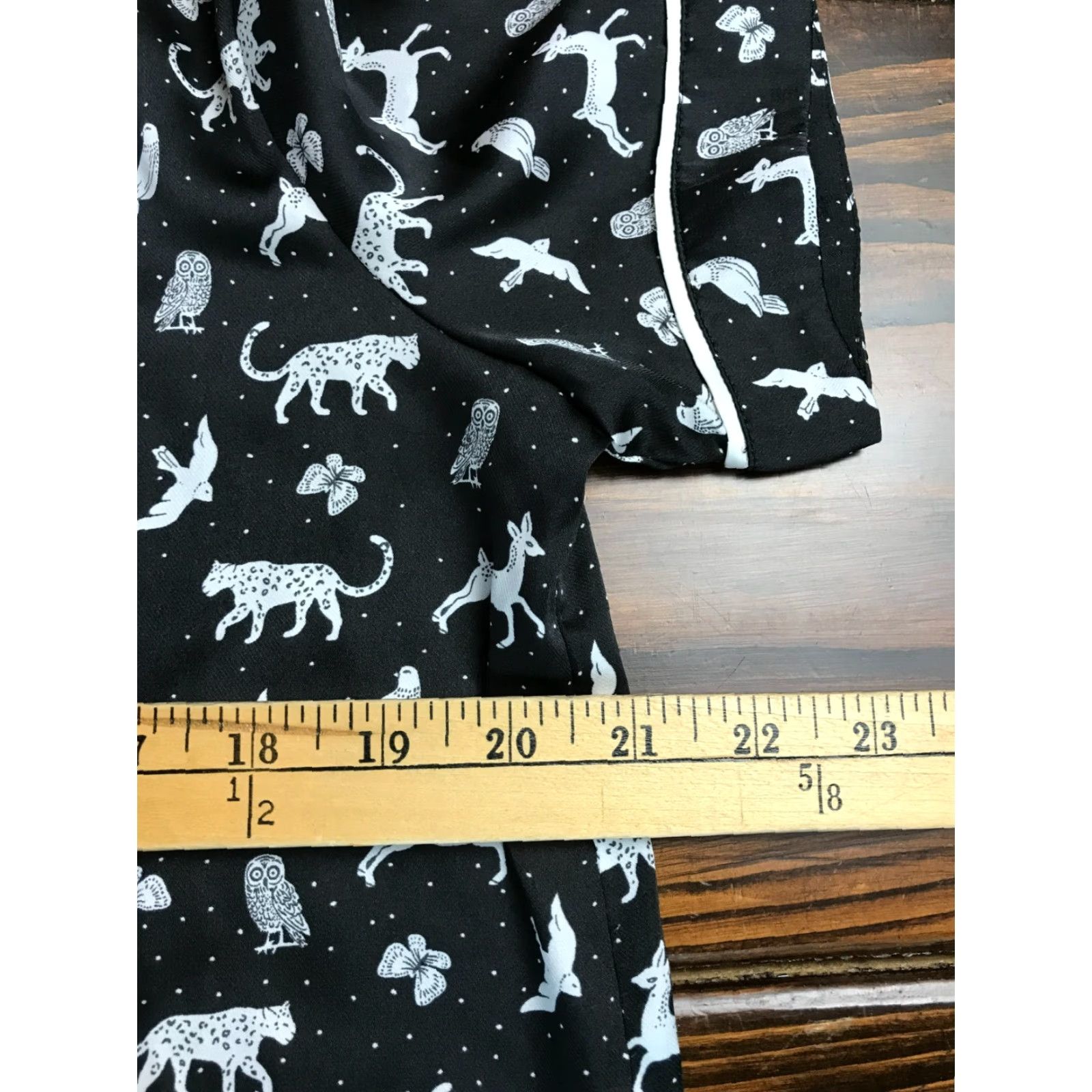 Loft LOFT Shirt Women’s Size Medium Black White Wildlife Sleepwear Button Up Size M / US 6-8 / IT 42-44 - 5 Thumbnail