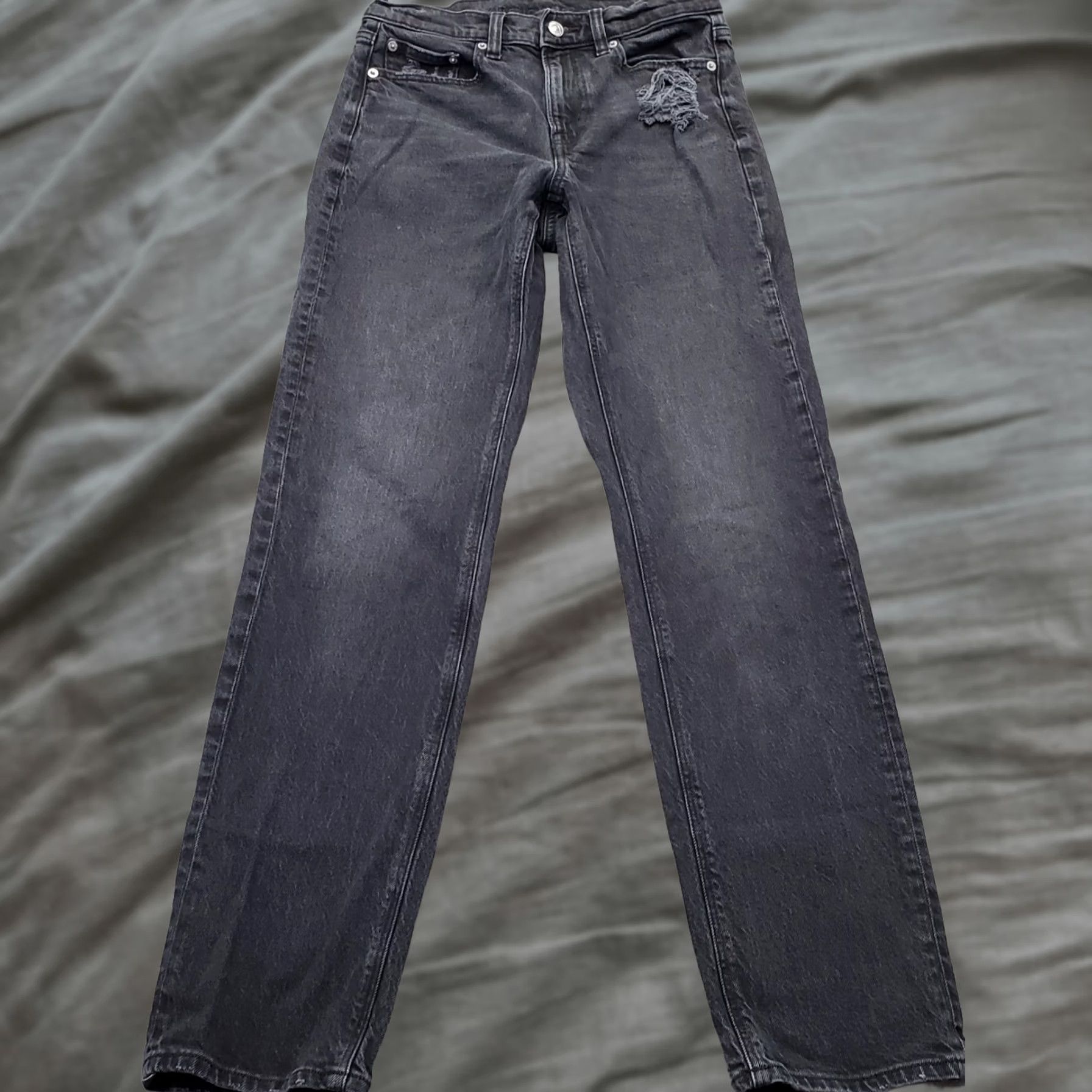 American Eagle Outfitters American Eagle Outfitters Skinny Jeans Women 4 Black Slim Fit 5-Pocket Distressed Denim Pair Size 27" / US 4 / IT 40 - 1 Thumbnail