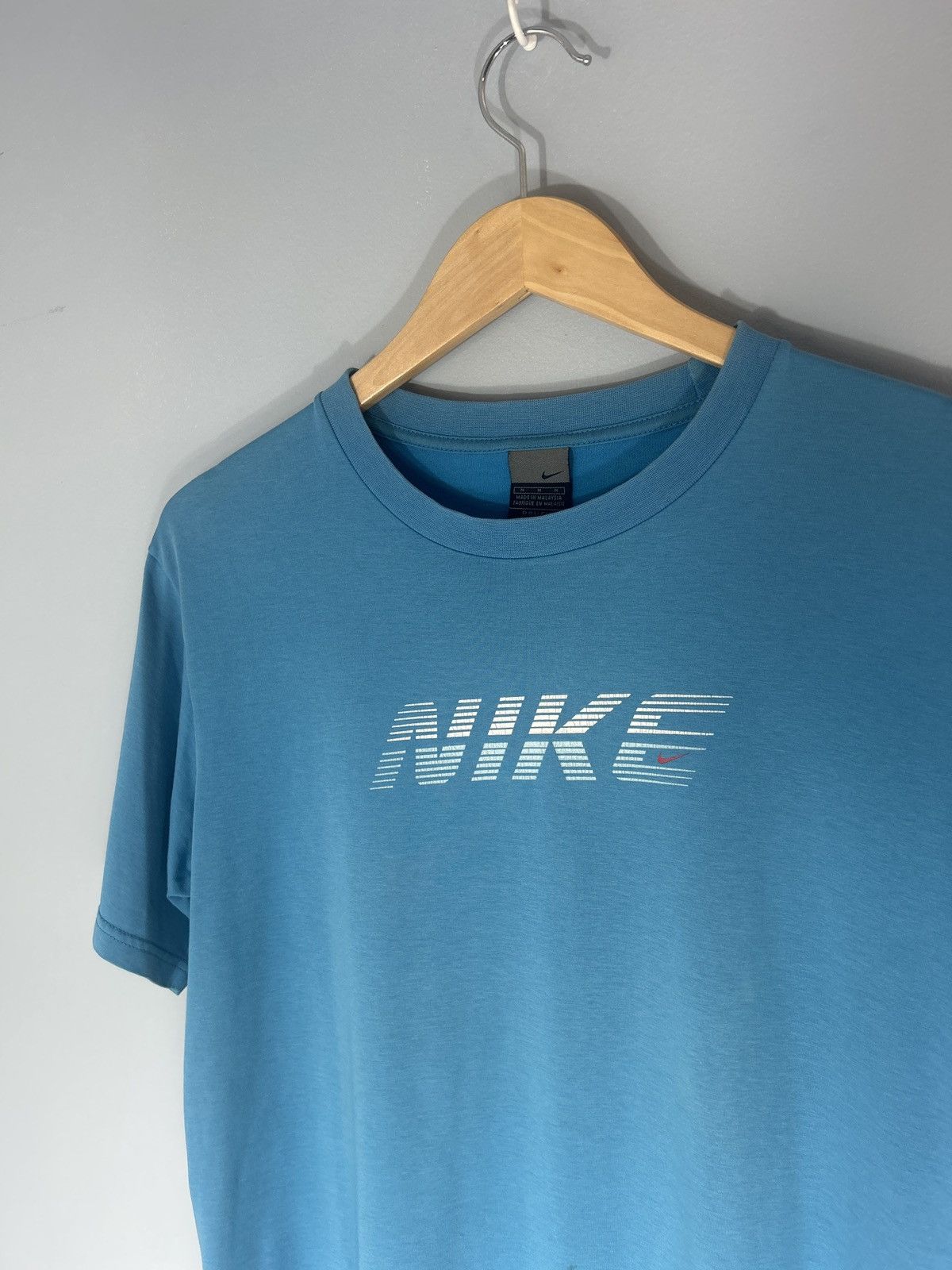 Nike Vintage 2000s Baby Blue Nike Tee Size US M / EU 48-50 / 2 - 1 Thumbnail