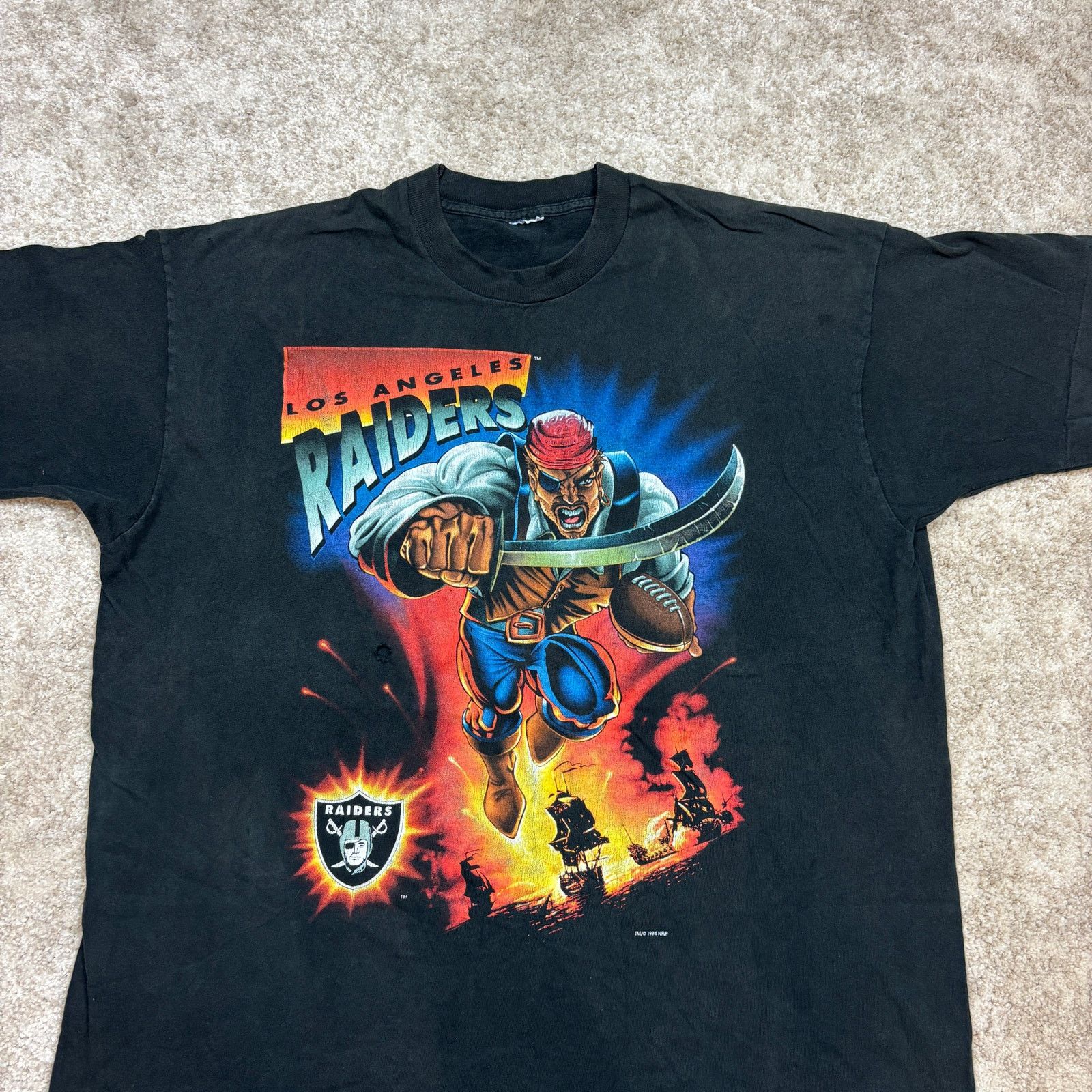 NFL × Salem Sportswear × Vintage Vintage 1994 Los Angeles Raiders Superhero Shirt Men's XL Size US XL / EU 56 / 4 - 2 Thumbnail