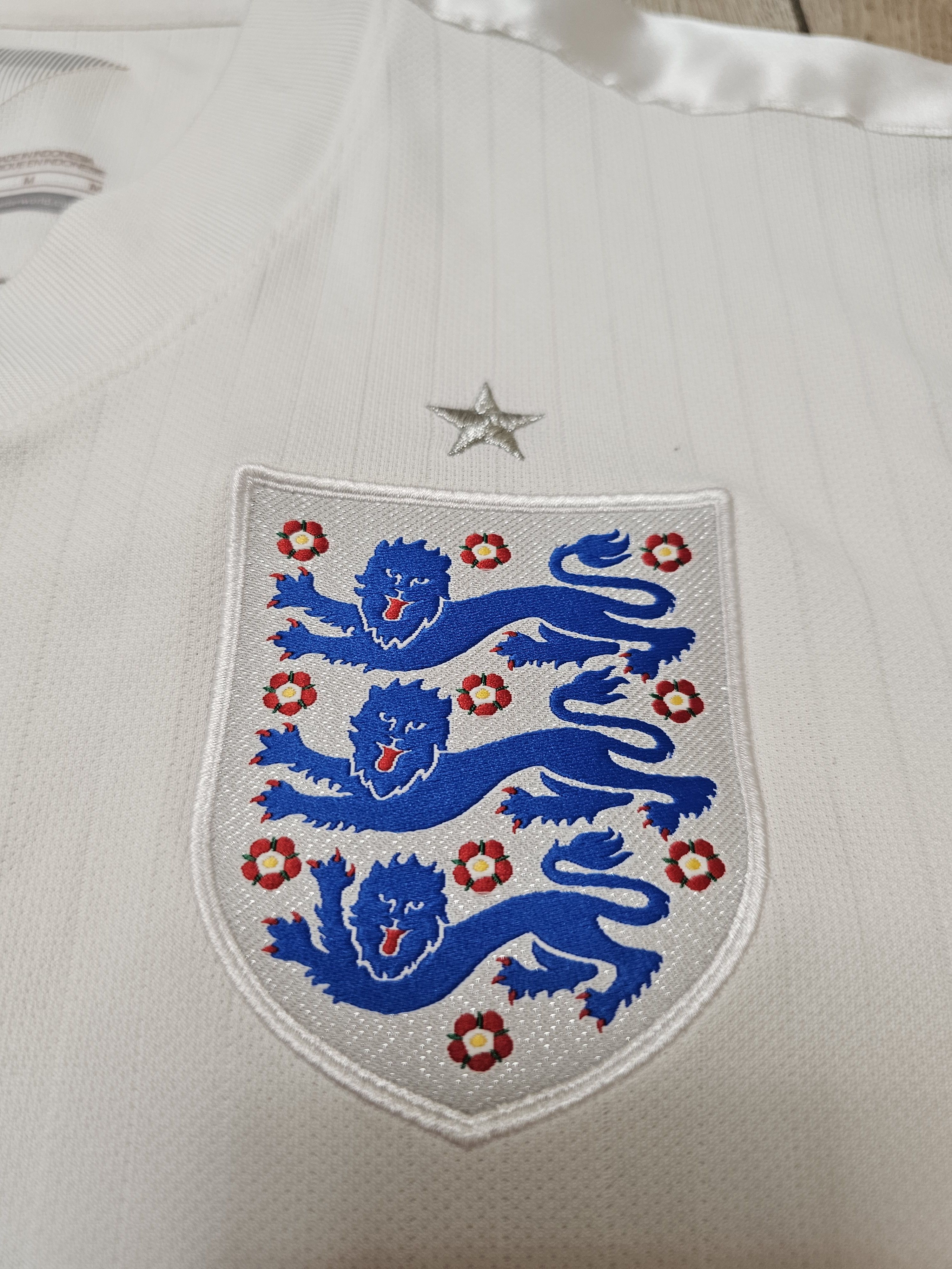 Nike ENGLAND 2014 2016 HOME FOOTBALL SHIRT SOCCER JERSEY Size US M / EU 48-50 / 2 - 4 Thumbnail
