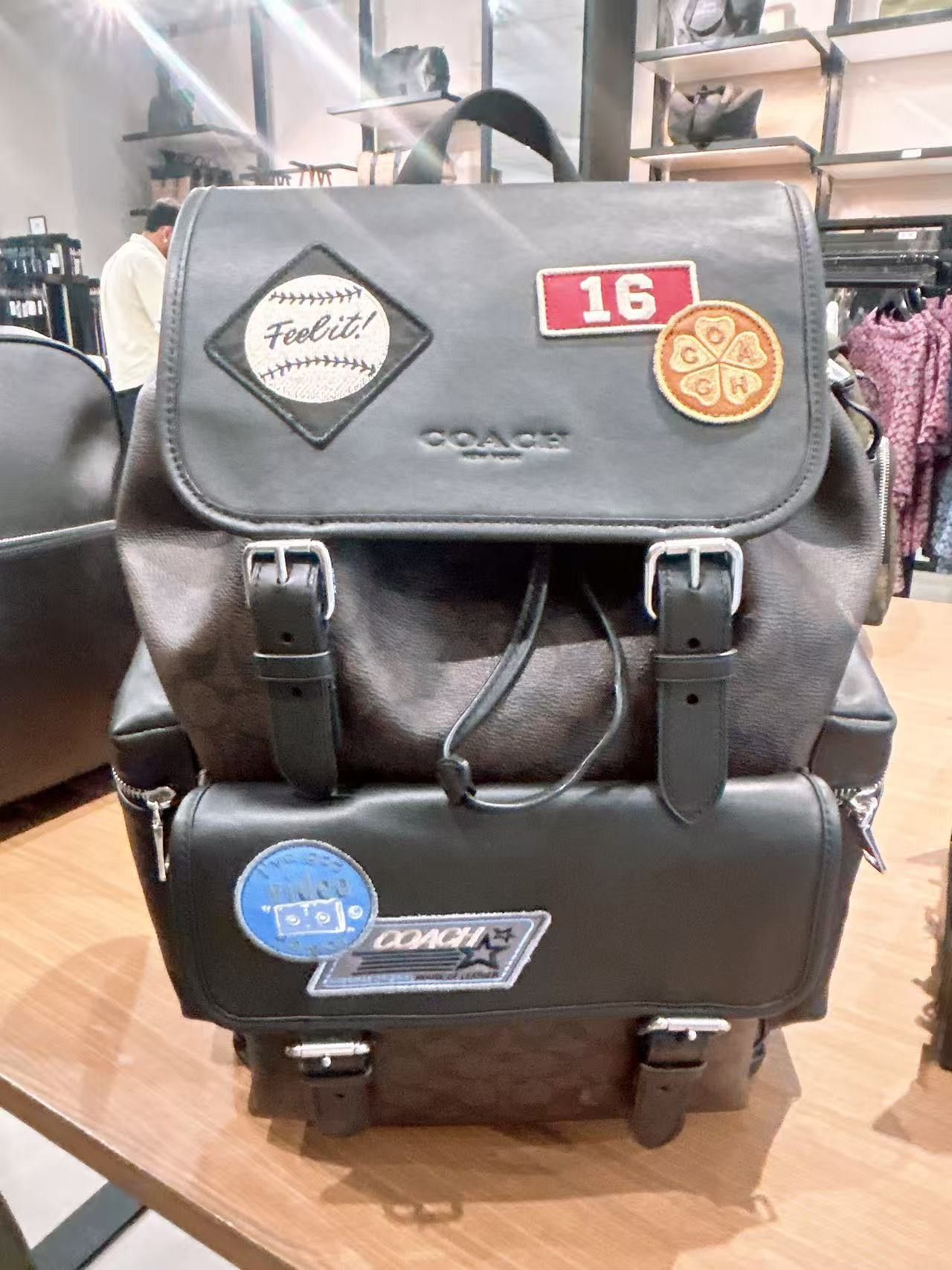 best place to buy a backpack for travelling Pro 40L Clamming Gear pocket design gives it DAIWA Spinning Reel Exceler Sizes:Large