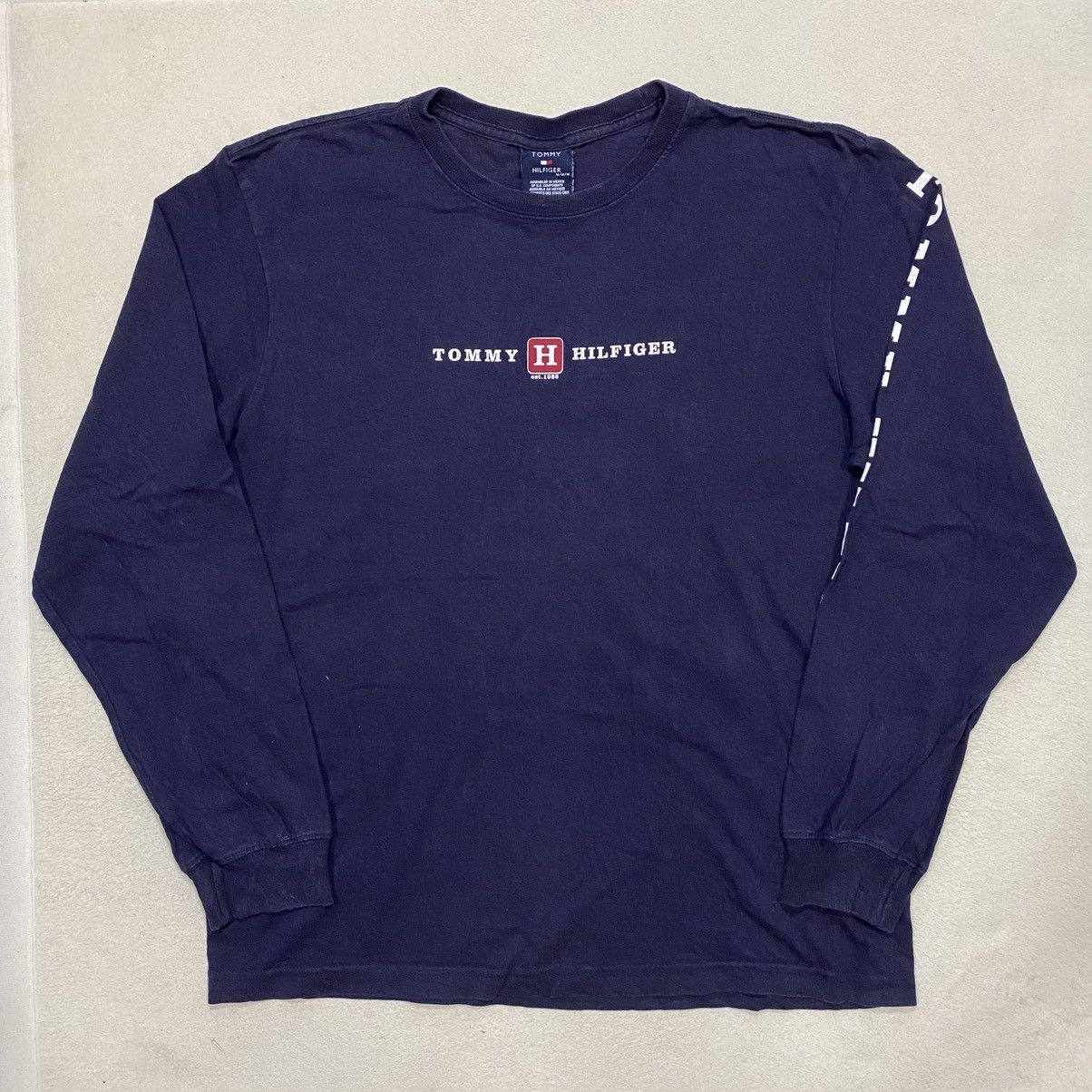 Vintage 2001 TOMMY HILFIGER Long Sleeve T-shirt