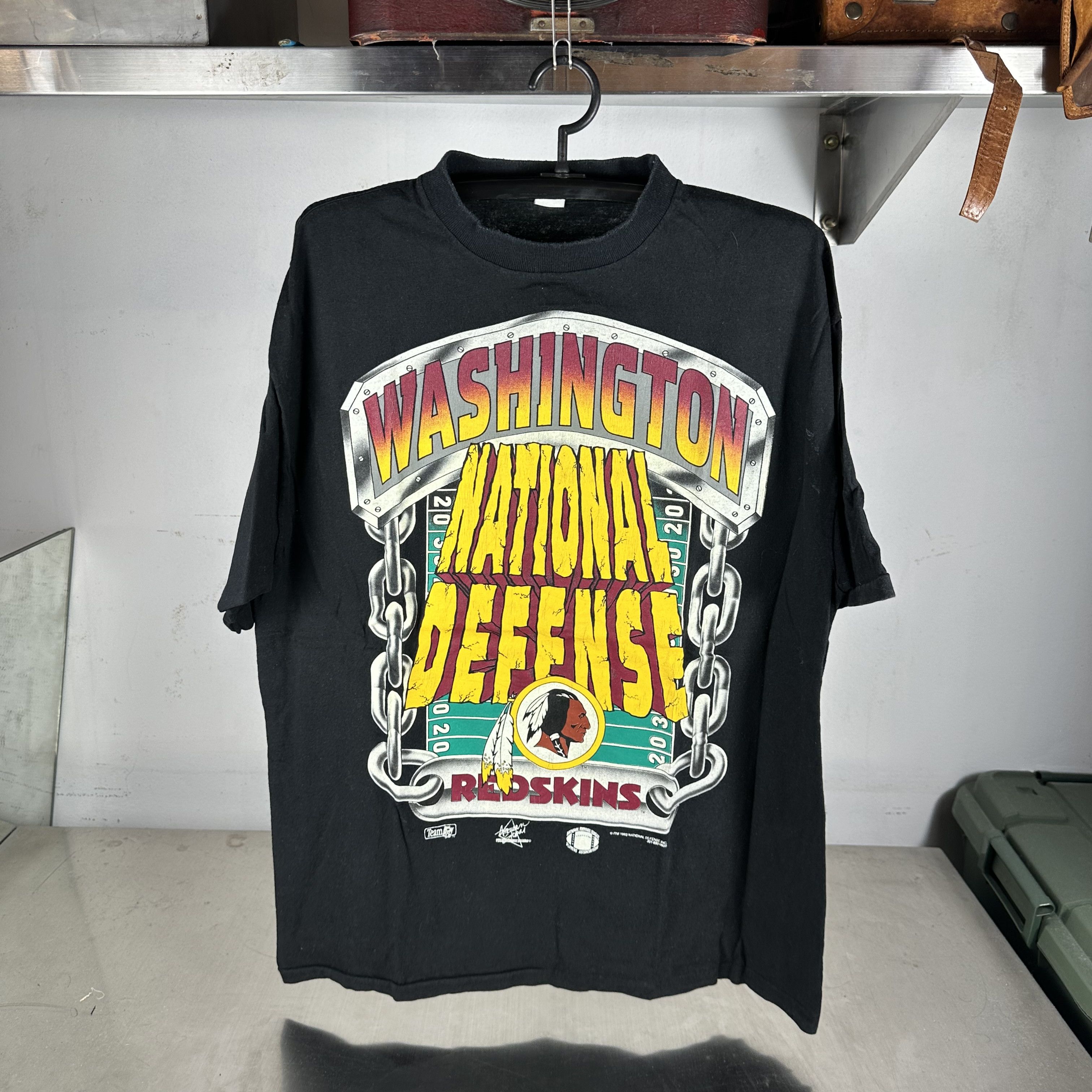 Vintage Vintage 1993 Washington Redskins National Defense NFL Tee Size US XL / EU 56 / 4 - 1 Thumbnail
