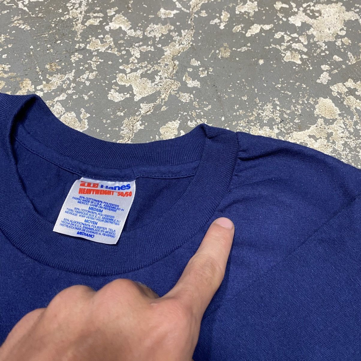 Unsound Rags × Vintage Vintage Hanes Heavyweight Navy Blank 90s Single Stitch shirt Size US M / EU 48-50 / 2 - 4 Thumbnail