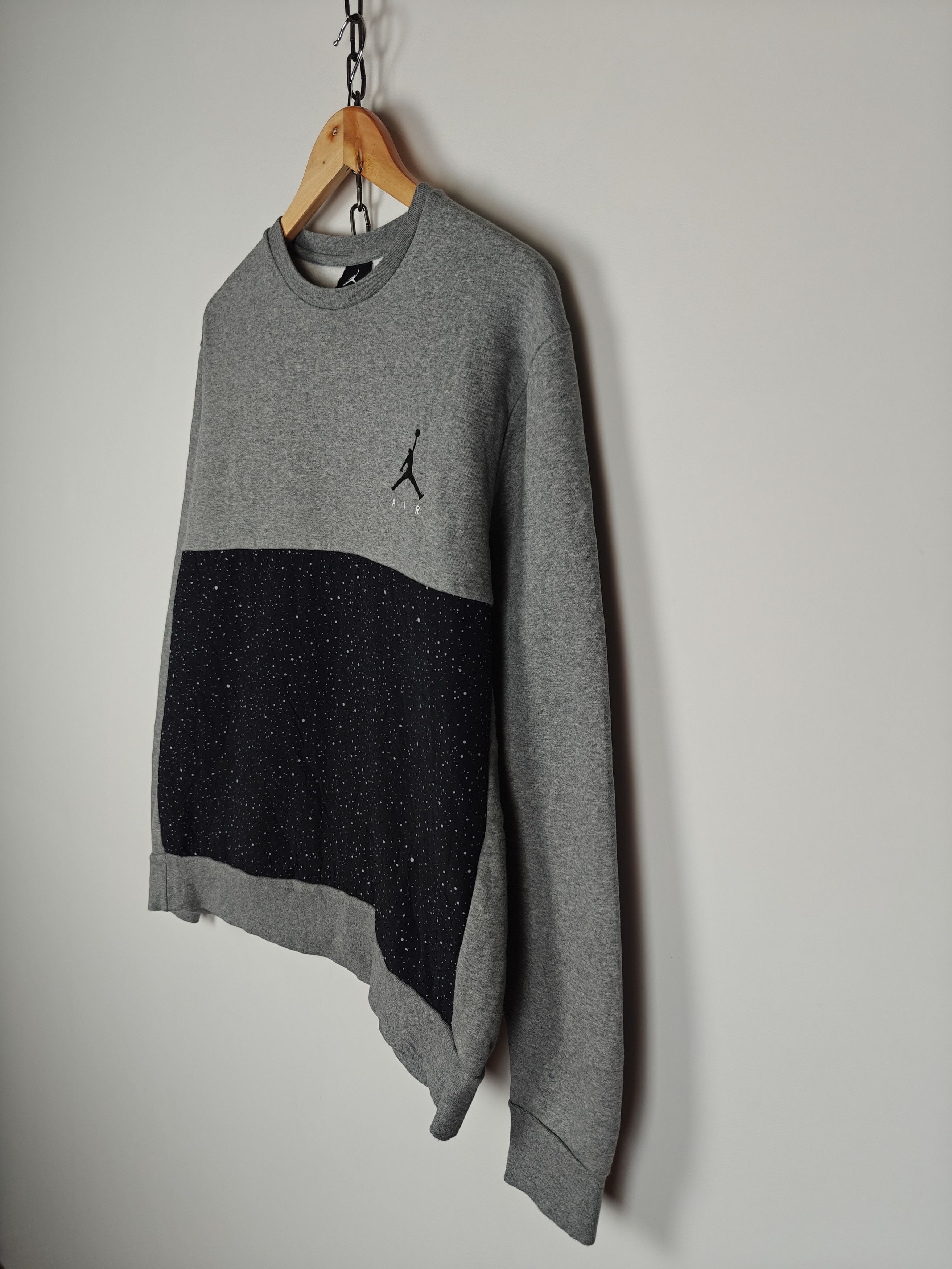 Jordan Brand Nike Air Jordan Sweatshirt Crewneck Pullover Gray size L Size US L / EU 52-54 / 3 - 6 Thumbnail