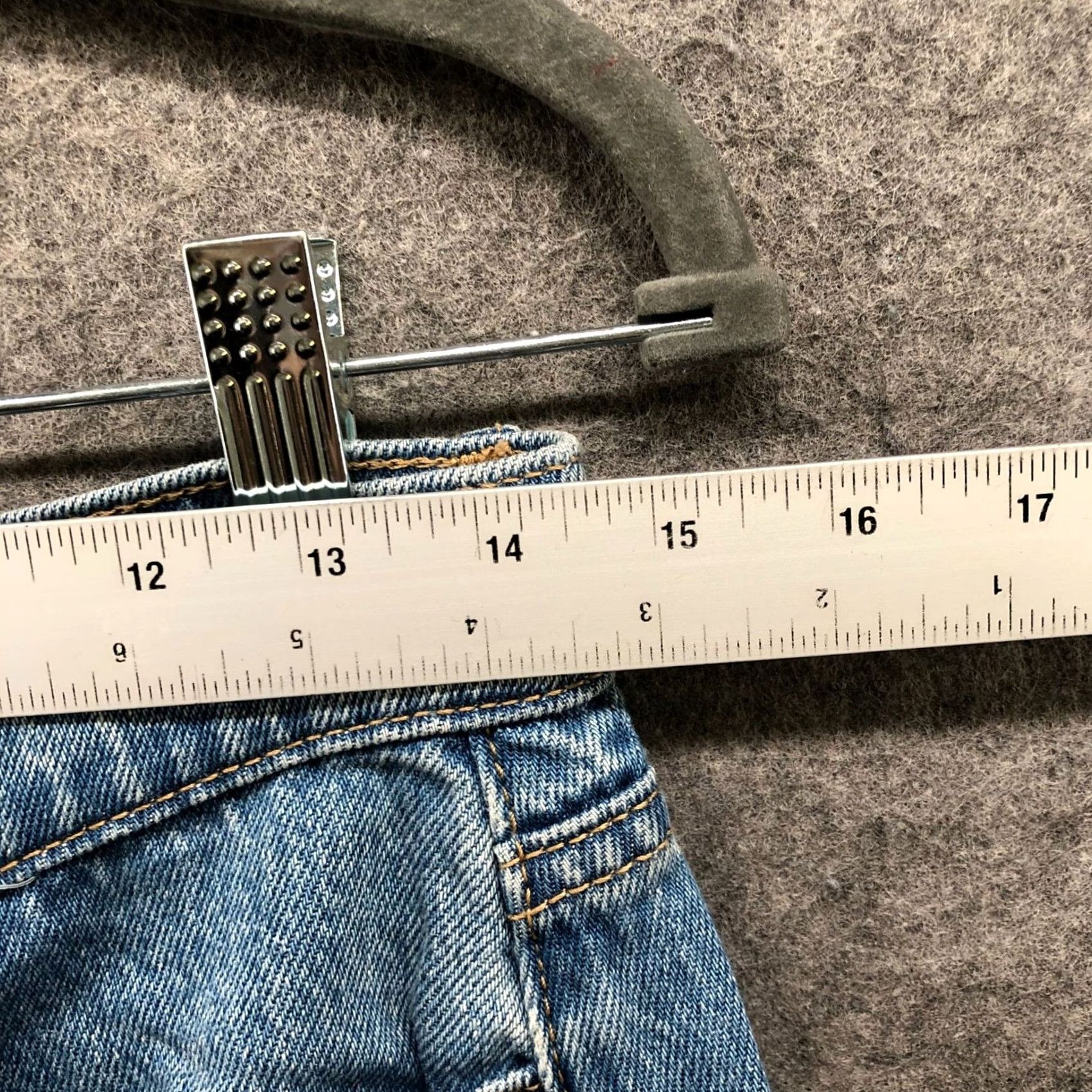 Old Navy Old Navy Jeans Womens 4 Blue Drapey Denim Baggy Wide Leg High Waisted Lyocell Jeans Women 4 Blue Wide-Leg Denim N/A Size 27" / US 4 / IT 40 - 7 Thumbnail