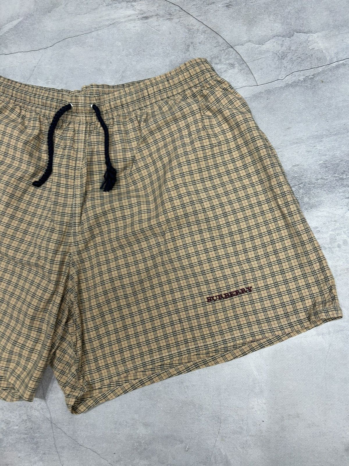 Burberry Rare Vintage 90s Burberry nova check short pants Size US 32 / EU 48 - 2 Thumbnail