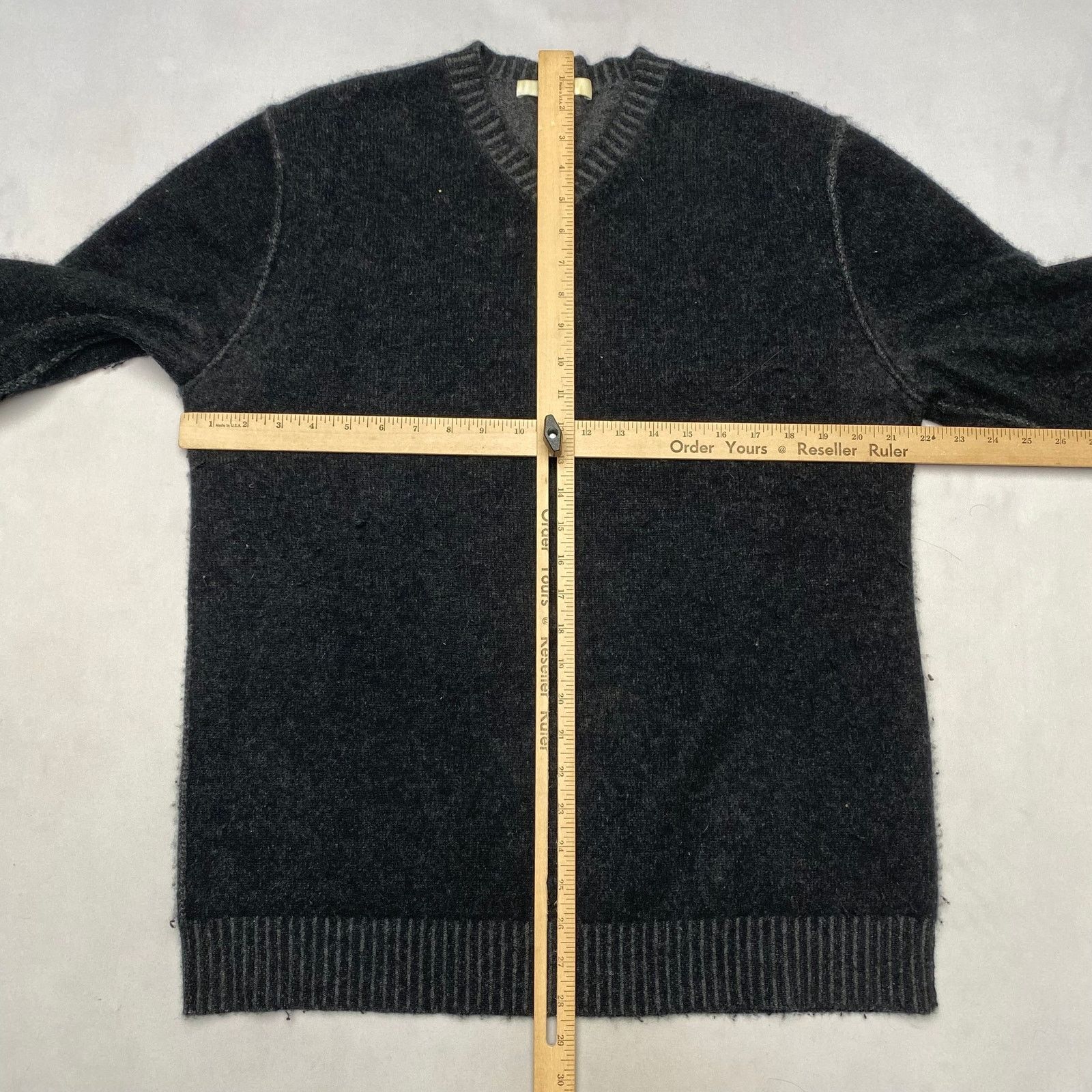 Other Kokun Cashmere V Neck Sweater Men's Large Quiet Luxury Size US L / EU 52-54 / 3 - 5 Thumbnail