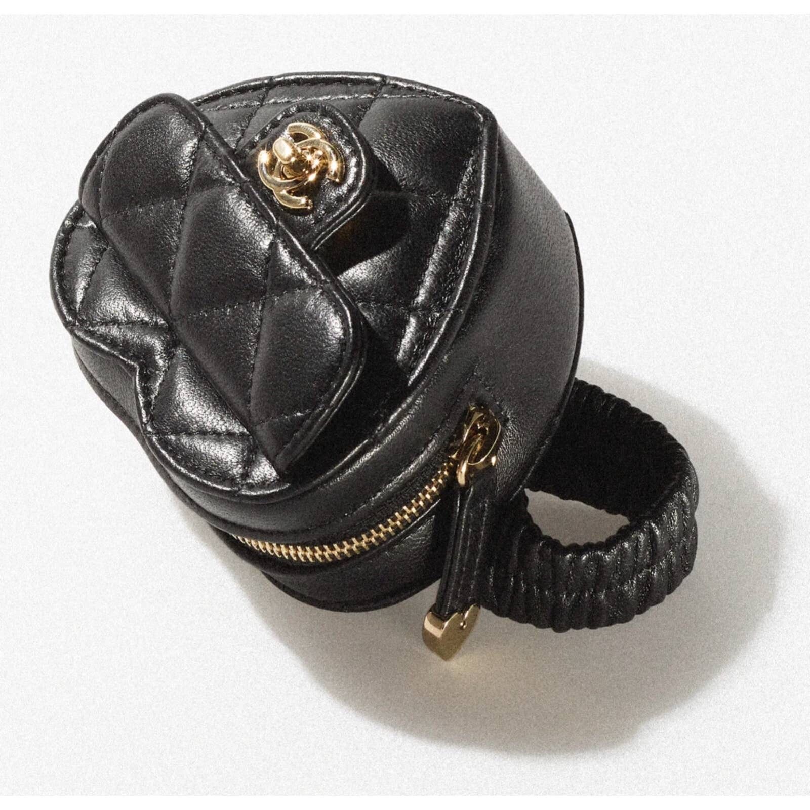 Chanel Chanel Heart Mini Lambskin Quilted Flap Arm Coin Purse Size ONE SIZE - 3 Thumbnail