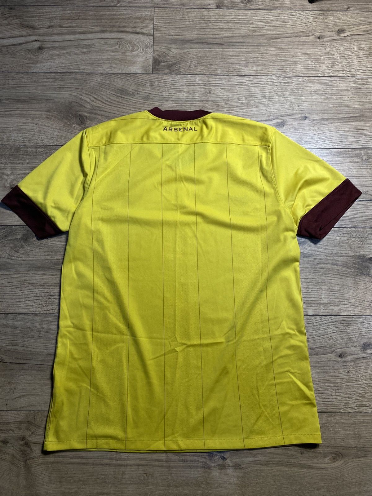 Nike ARSENAL 2010 2011 AWAY FOOTBALL SHIRT SOCCER JERSEY NIKE M Size US M / EU 48-50 / 2 - 5 Thumbnail