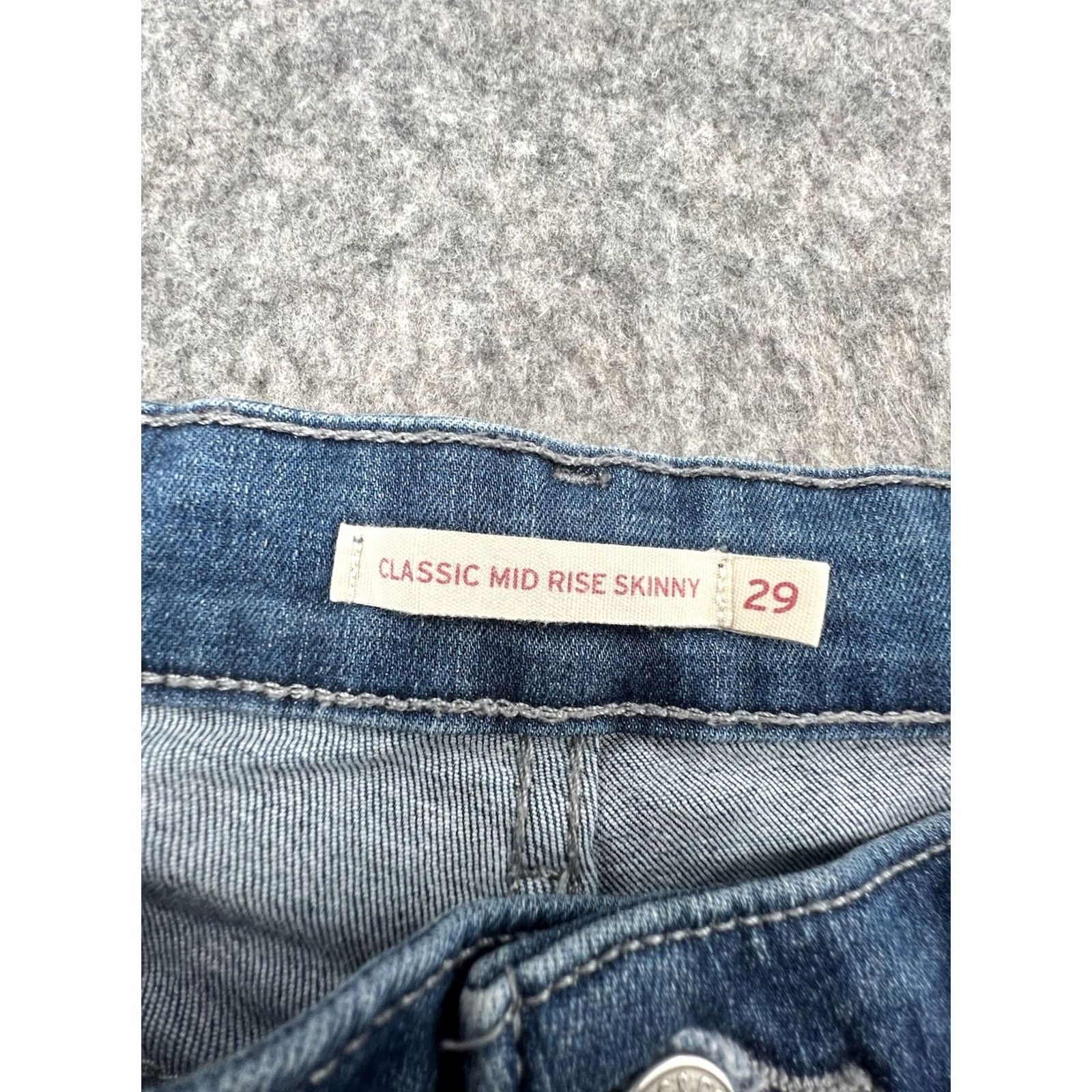 Levi's Levi's Skinny Jeans Women's Blue Denim Size 8 Regular 29x28 Classic Mid-Rise 721 Leather Logo Pocket Belt Loops Size 30" / US 8 / IT 44 - 4 Thumbnail