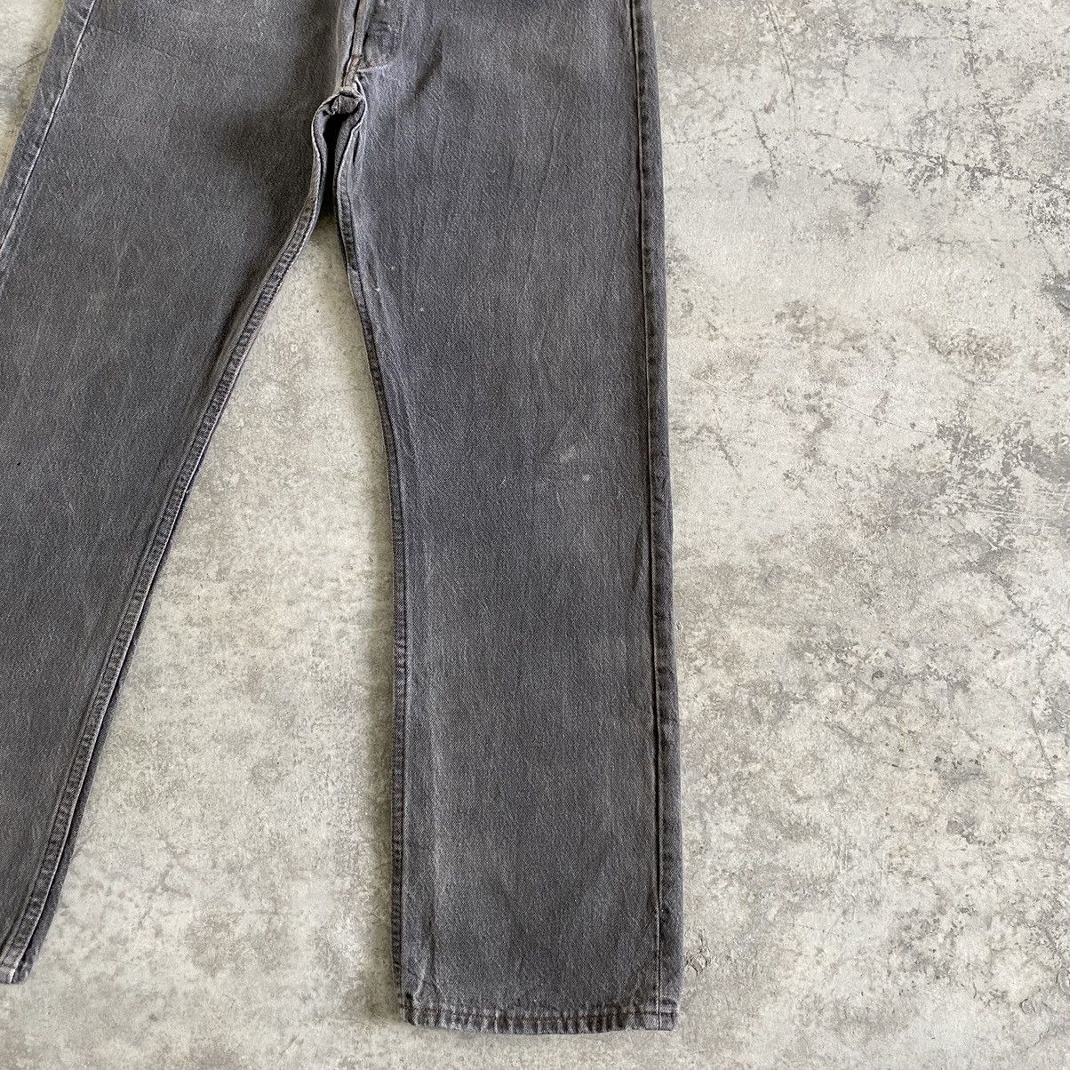 Vintage Vintage Late 80’s Levis 501 Ash Grey Denim Jeans Size US 33 - 7 Thumbnail