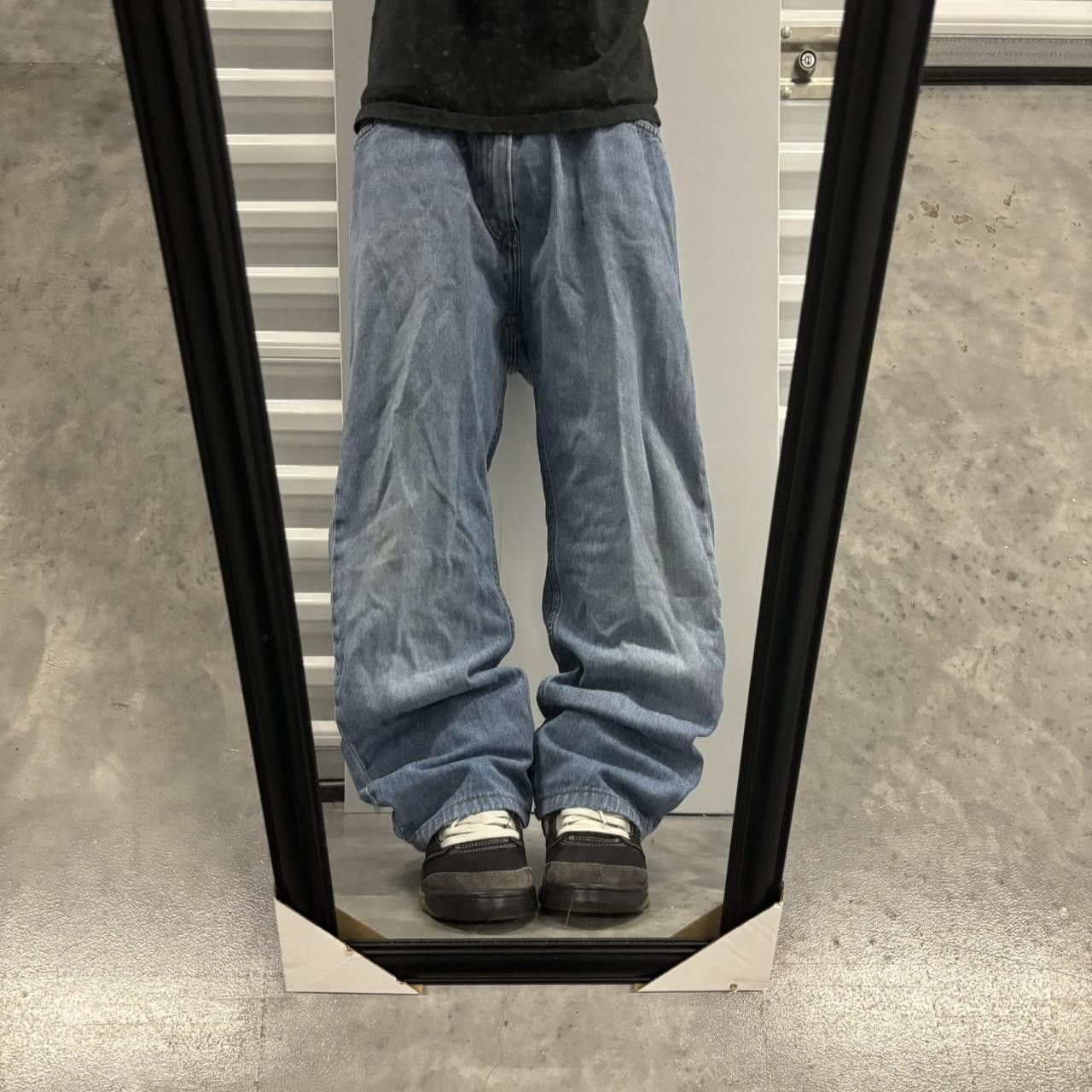 Levi's × Vintage Crazy Vintage Y2K/2000s Grunge Levi’s Faded Medium Wash Essential Denim Jeans! Size US 36 / EU 52 - 1 Thumbnail