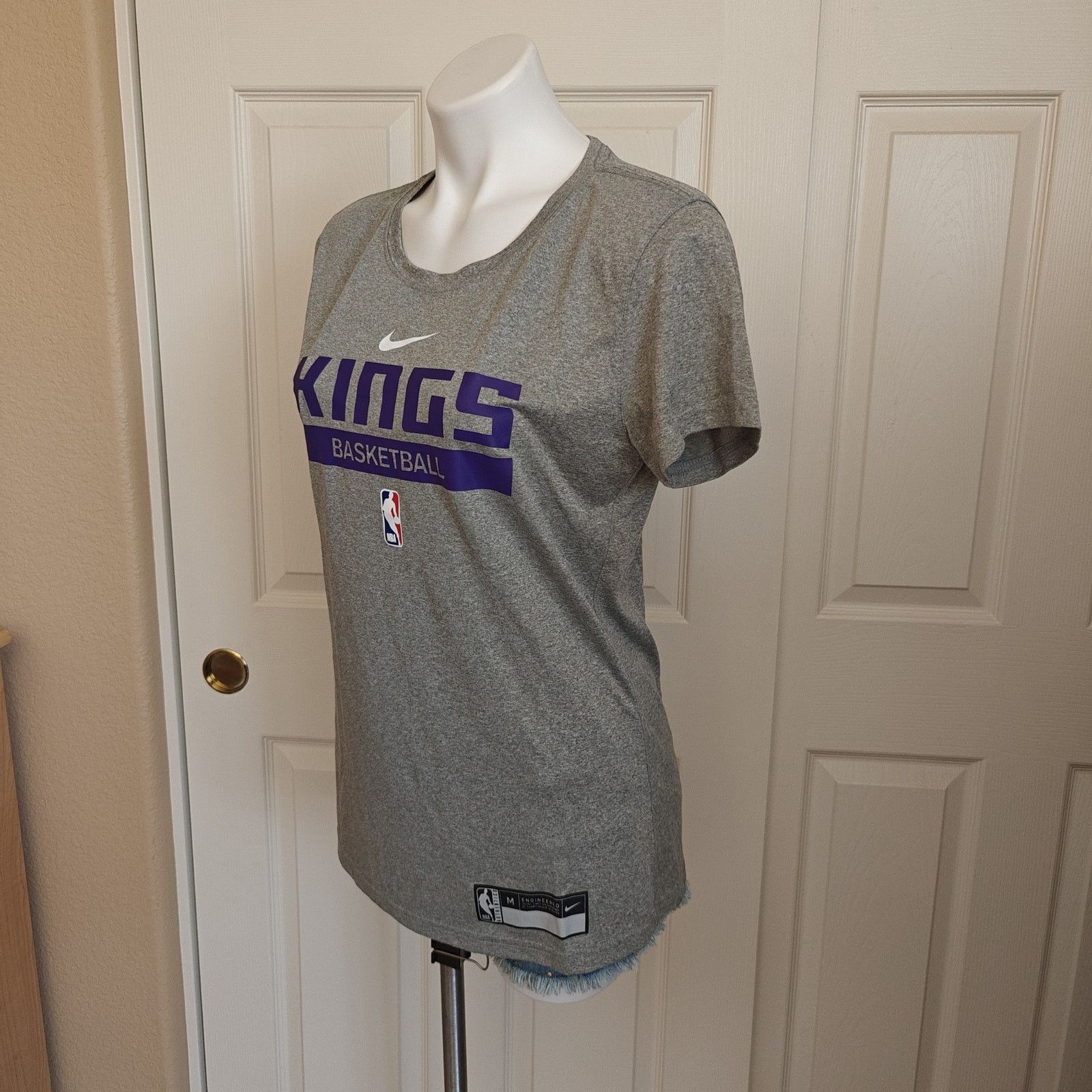 NBA NBA Sacramento Kings Basketball Nike Dri-Fit Tee sz M NWT Size M / US 6-8 / IT 42-44 - 3 Thumbnail