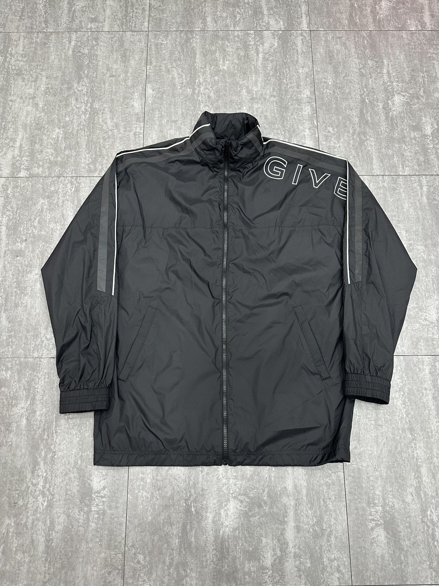 Givenchy Givenchy Black Light Jacket l Men Size US L / EU 52-54 / 3 - 1 Thumbnail