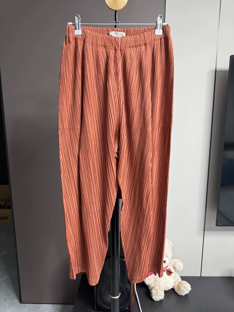 Issey Miyake chic pleated cropped pants in burnt orange-dmc Size US 38 / EU 54 - 1 Thumbnail