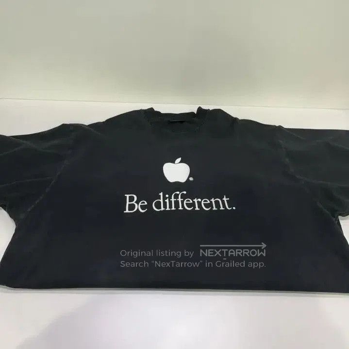 Balenciaga Balenciaga Black Be Different Graphic T. Size US S / EU 44-46 / 1 - 4 Thumbnail
